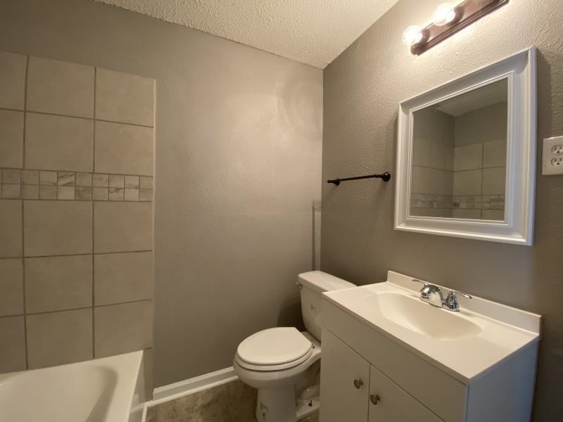2119 Pendleton St Property Photo 7