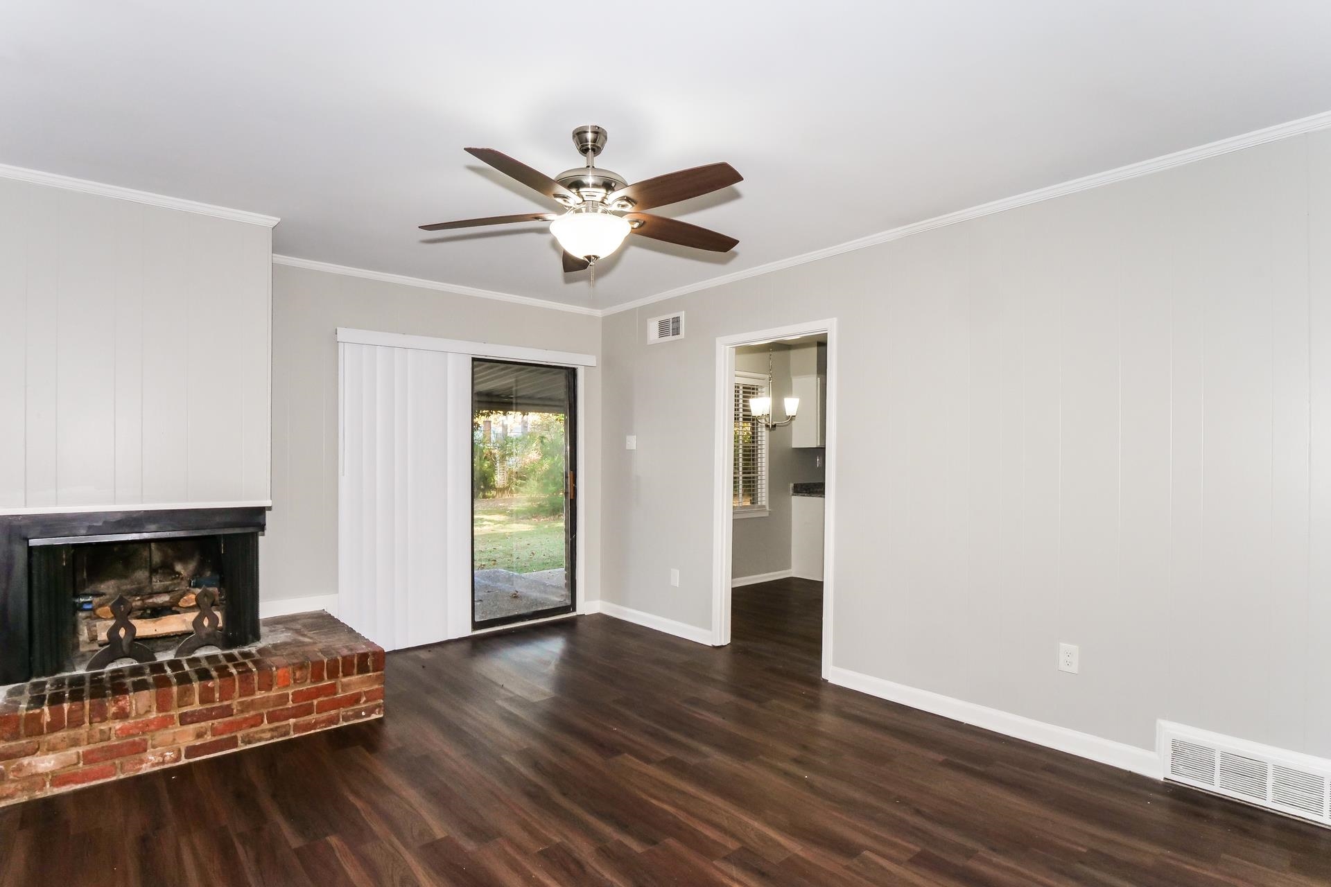 6038 Haddington Dr Property Photo 6