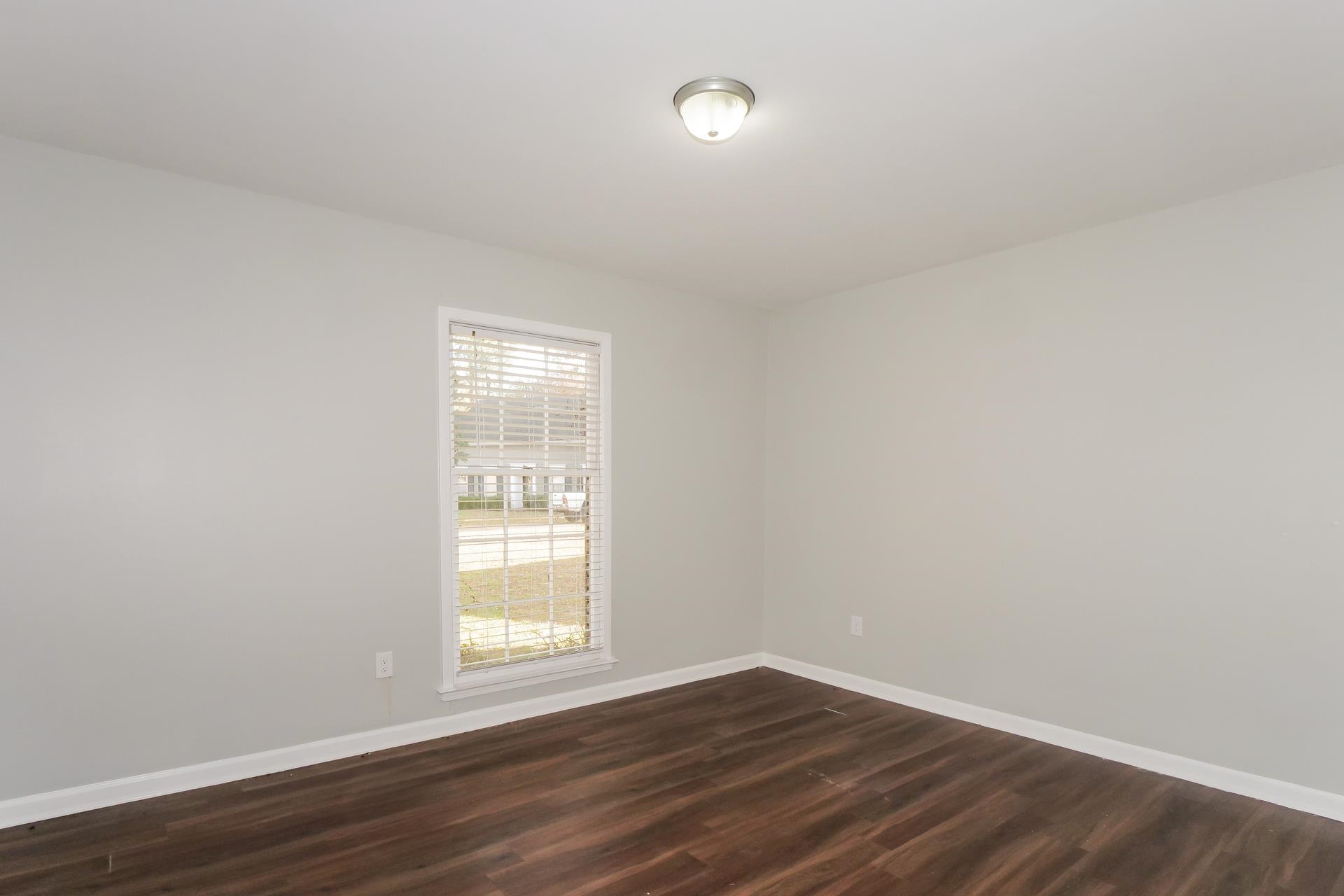 6038 Haddington Dr Property Photo 13