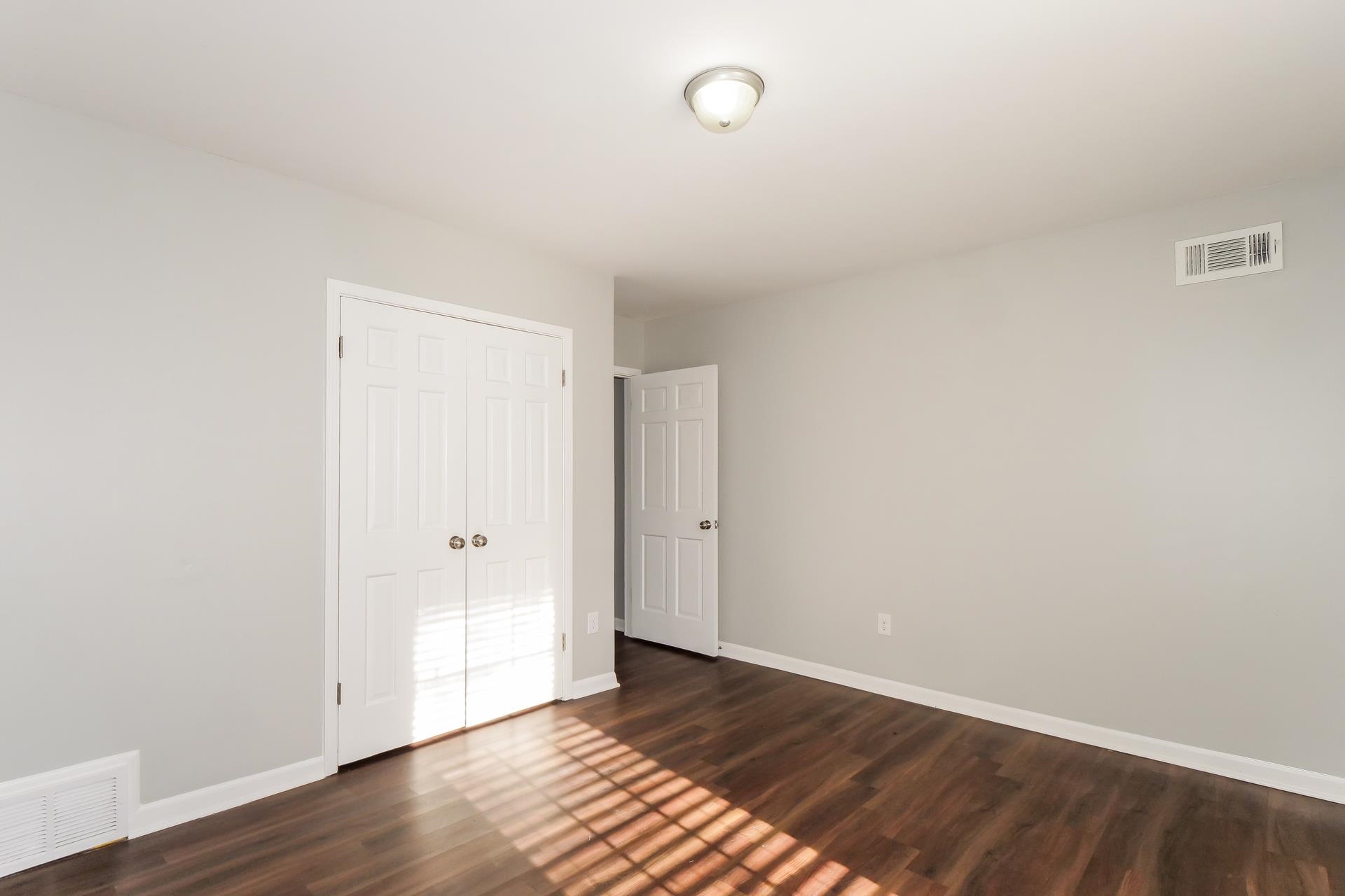 6038 Haddington Dr Property Photo 16