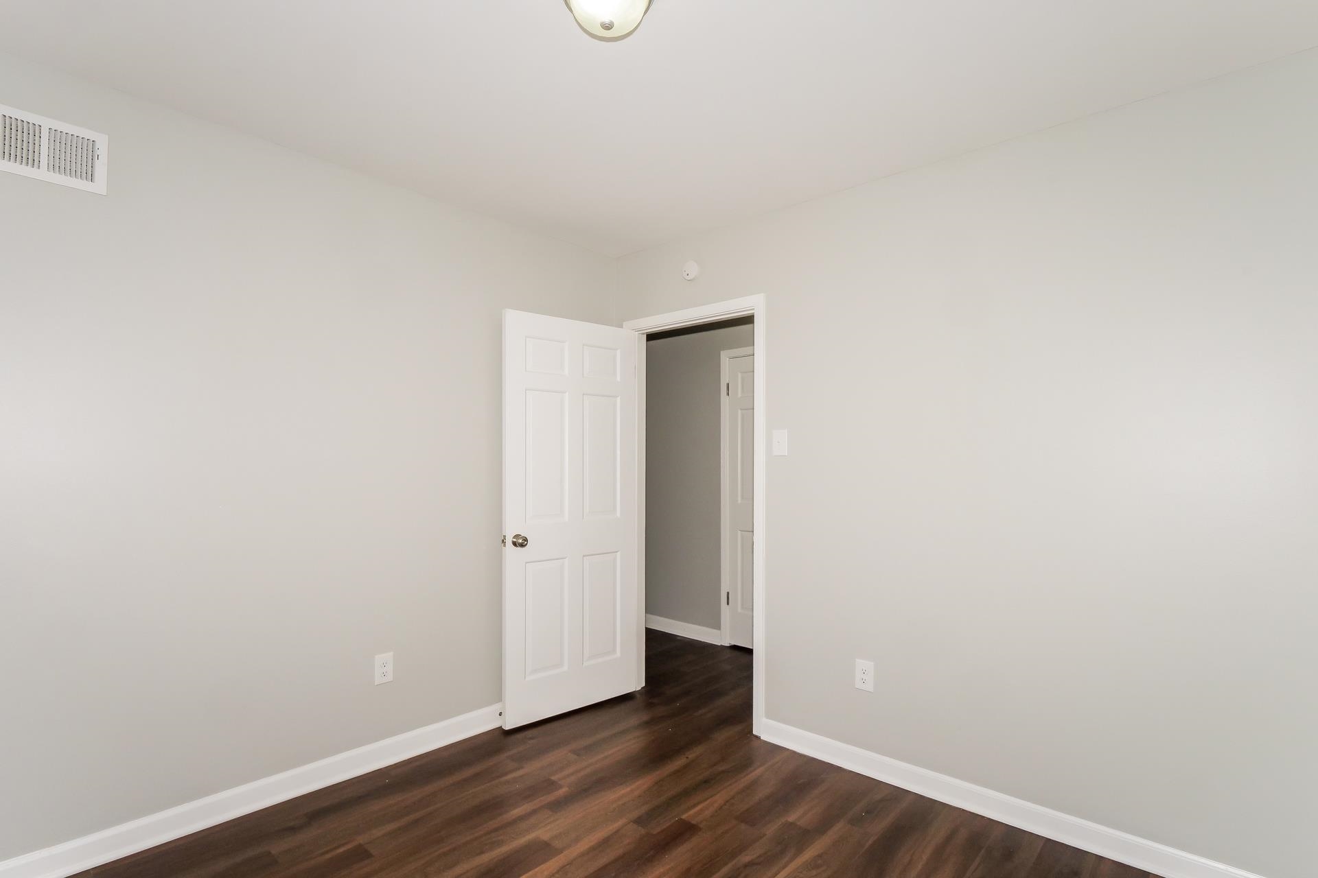 6038 Haddington Dr Property Photo 17