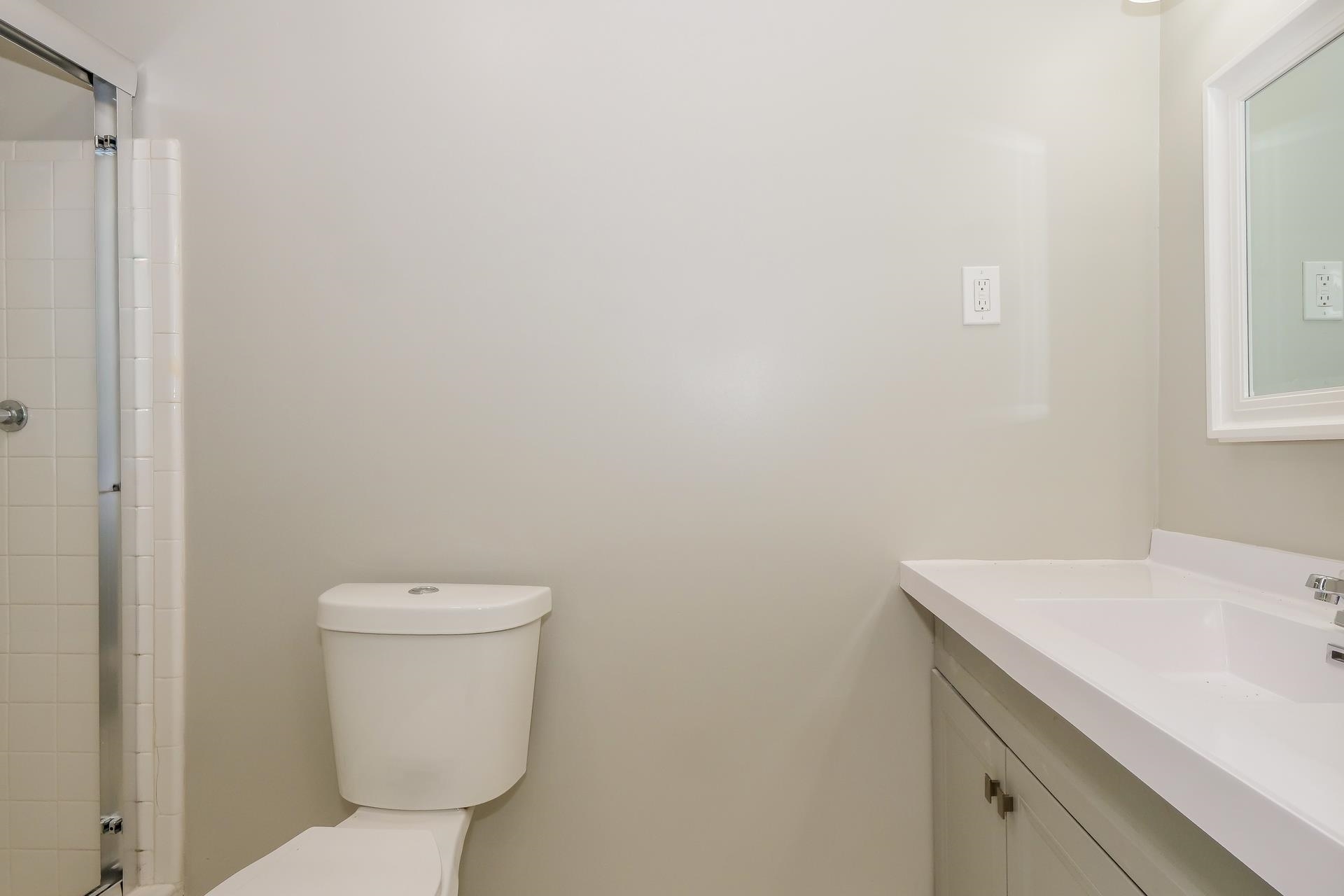 6038 Haddington Dr Property Photo 18