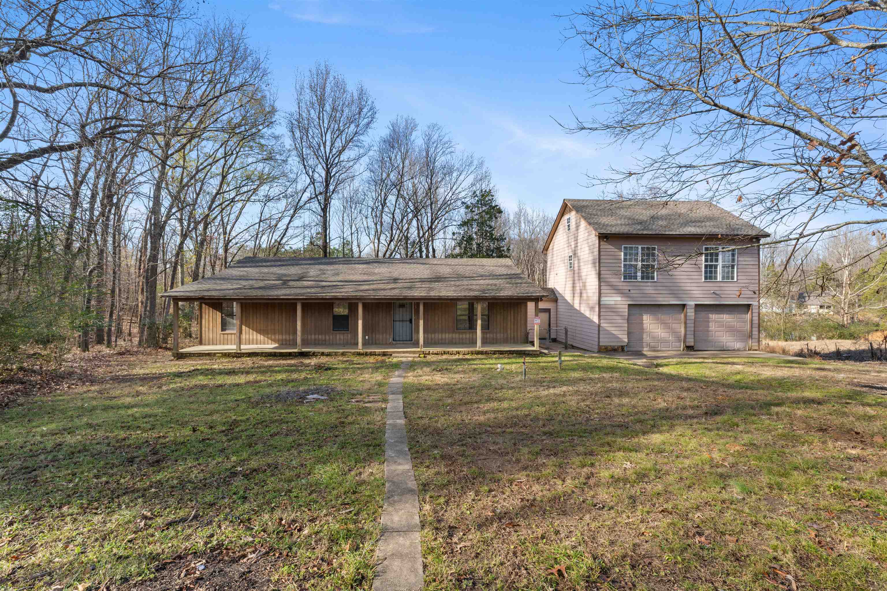465 METRO RD Property Photo 1