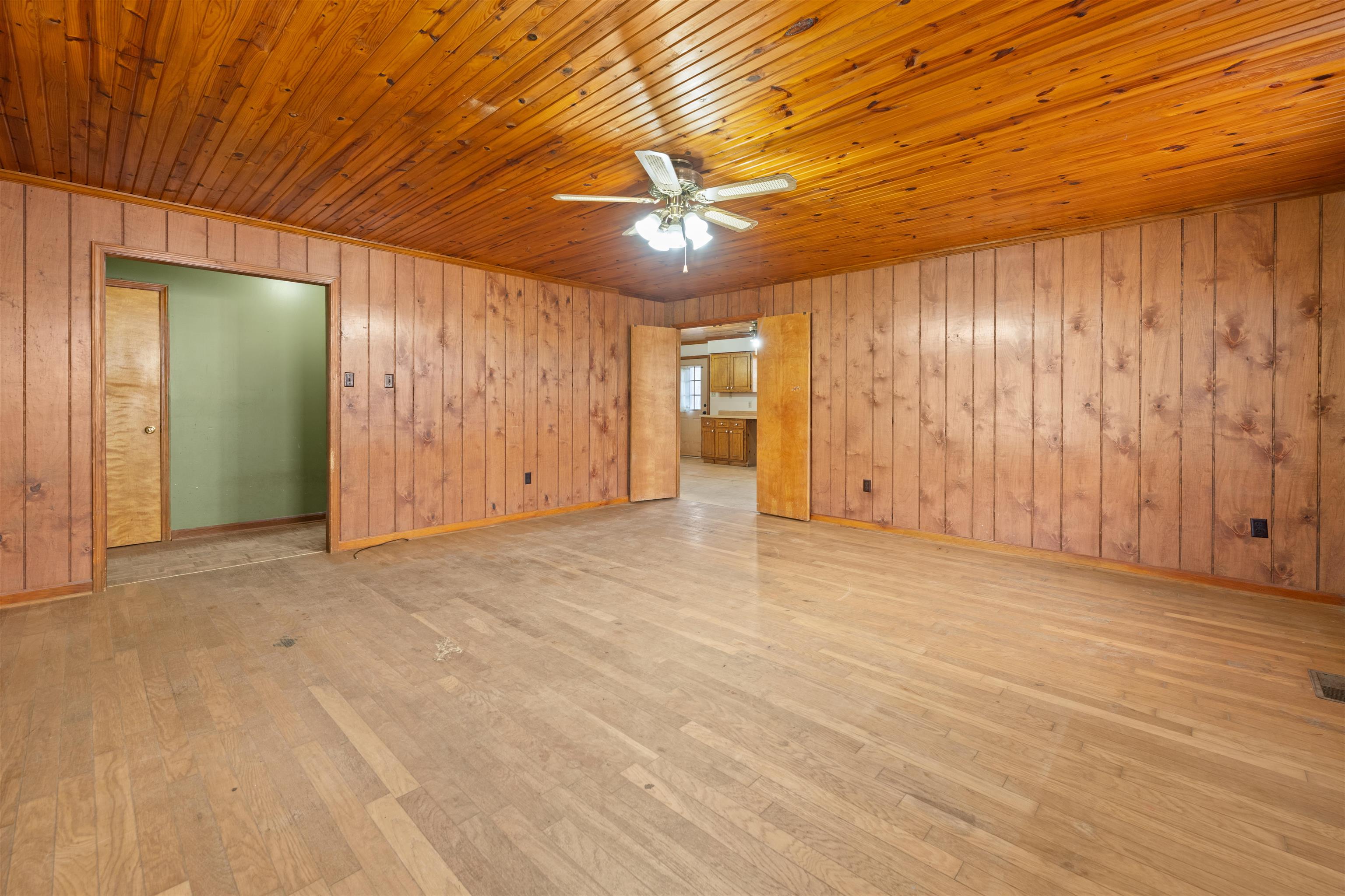 465 Metro Rd Property Photo 6