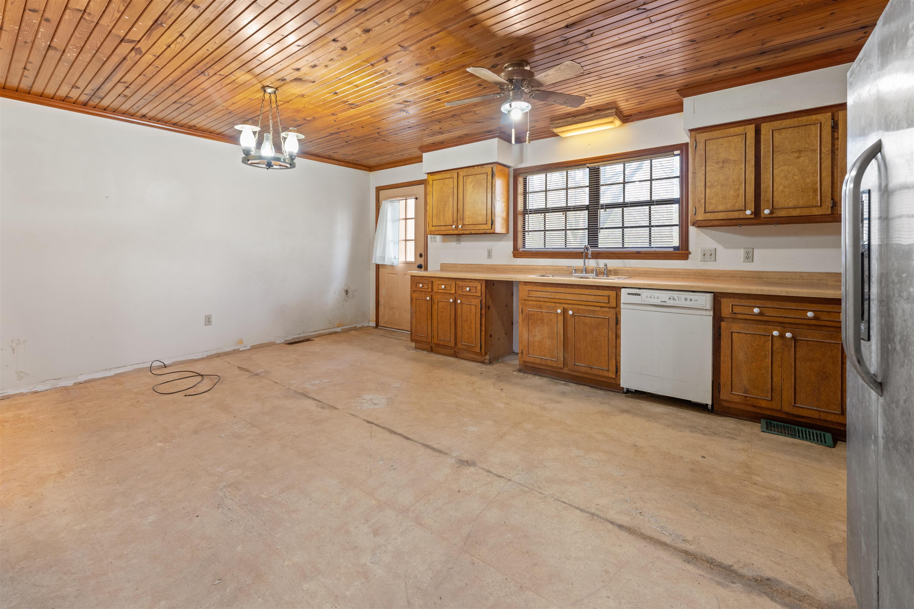 465 Metro Rd Property Photo 7