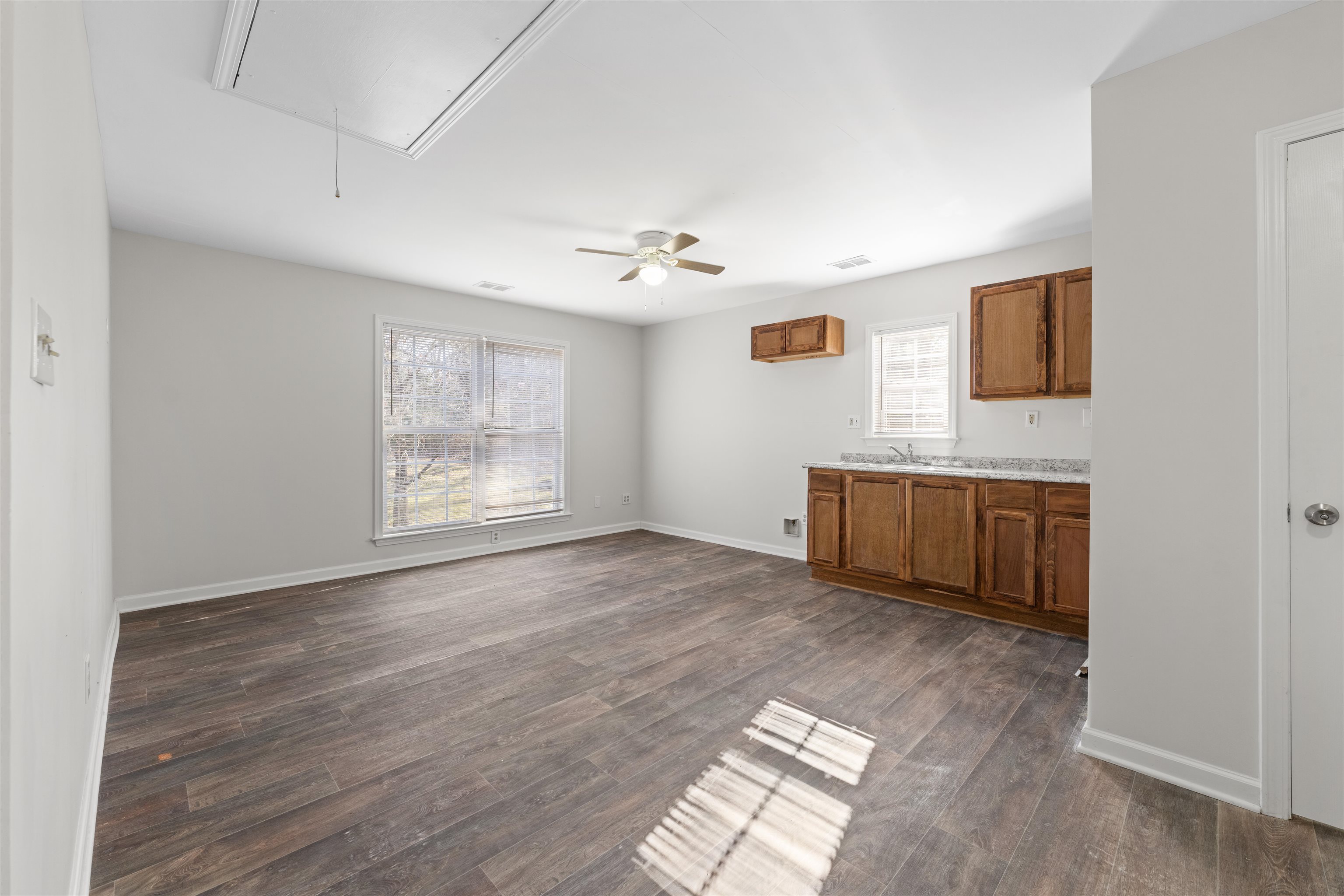 465 Metro Rd Property Photo 10