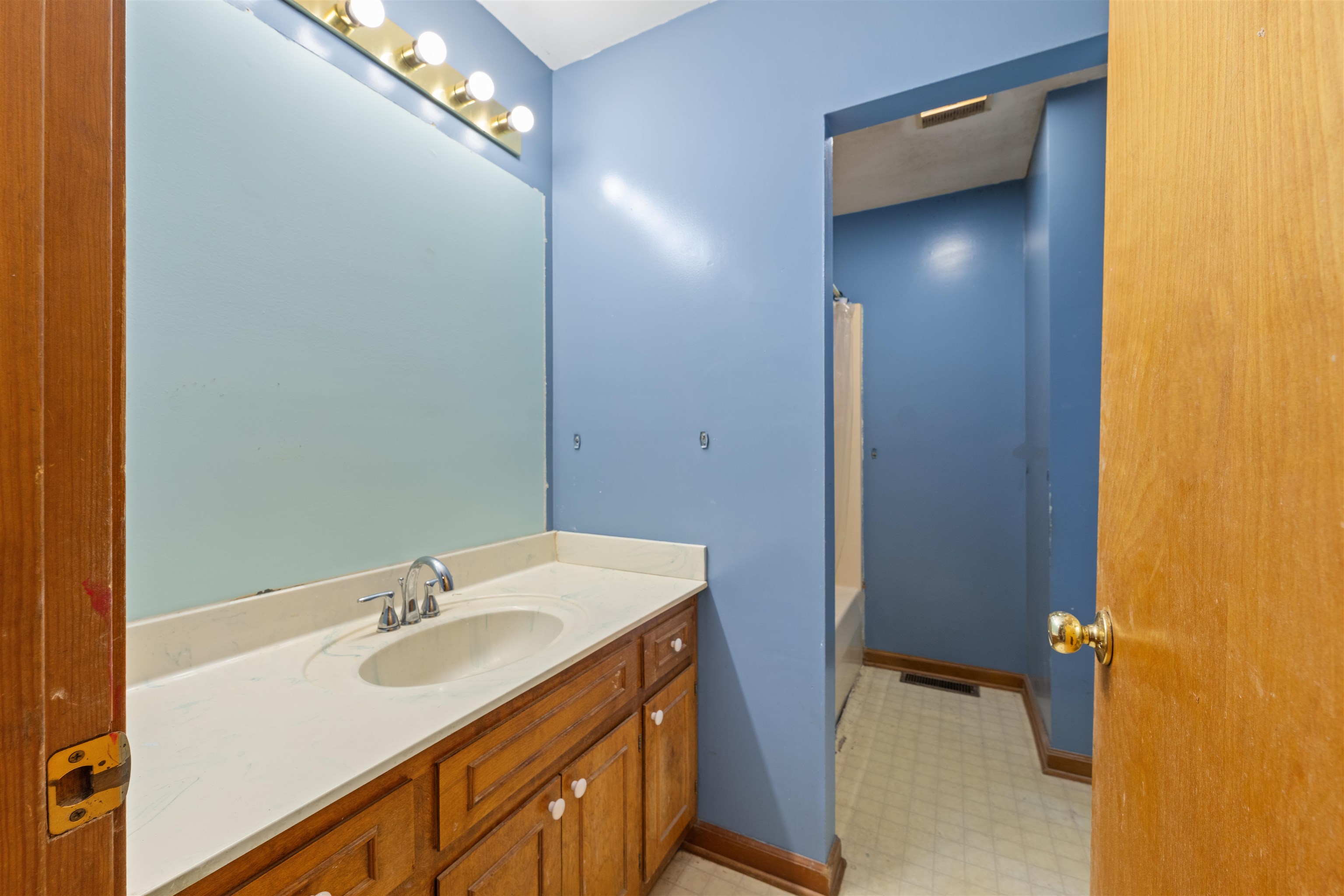 465 Metro Rd Property Photo 13