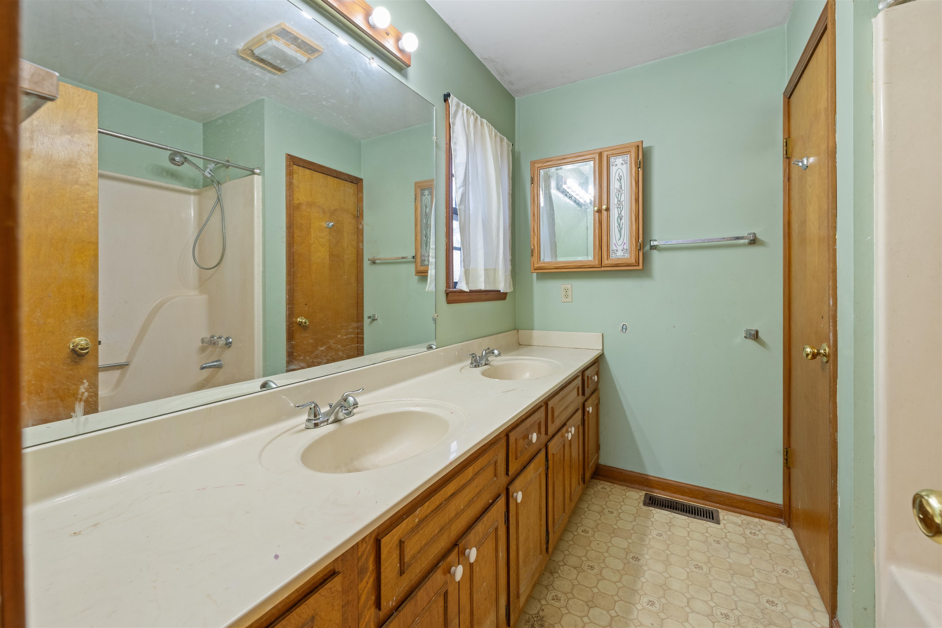 465 Metro Rd Property Photo 18