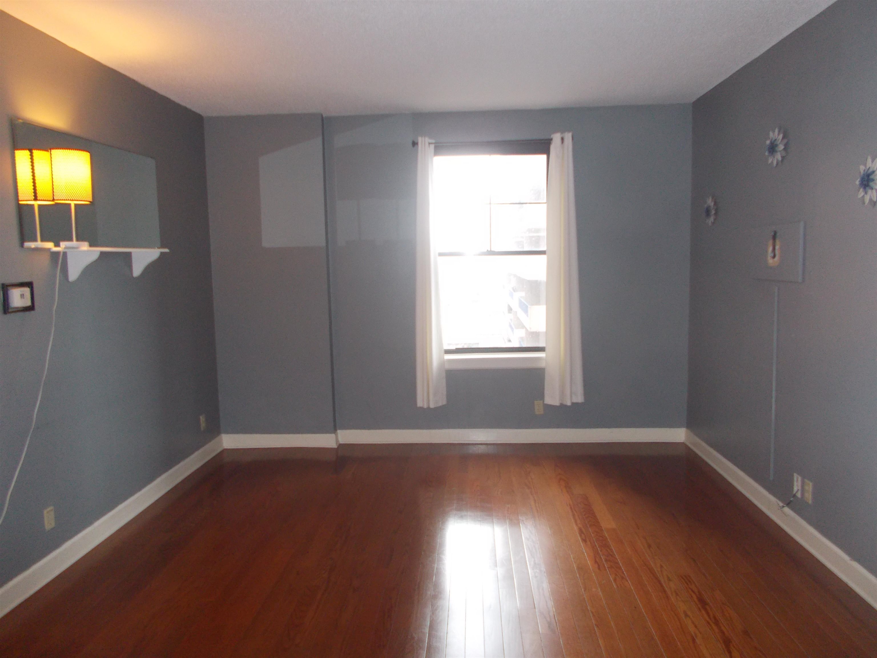 109 N Main St 1207 Property Photo 3
