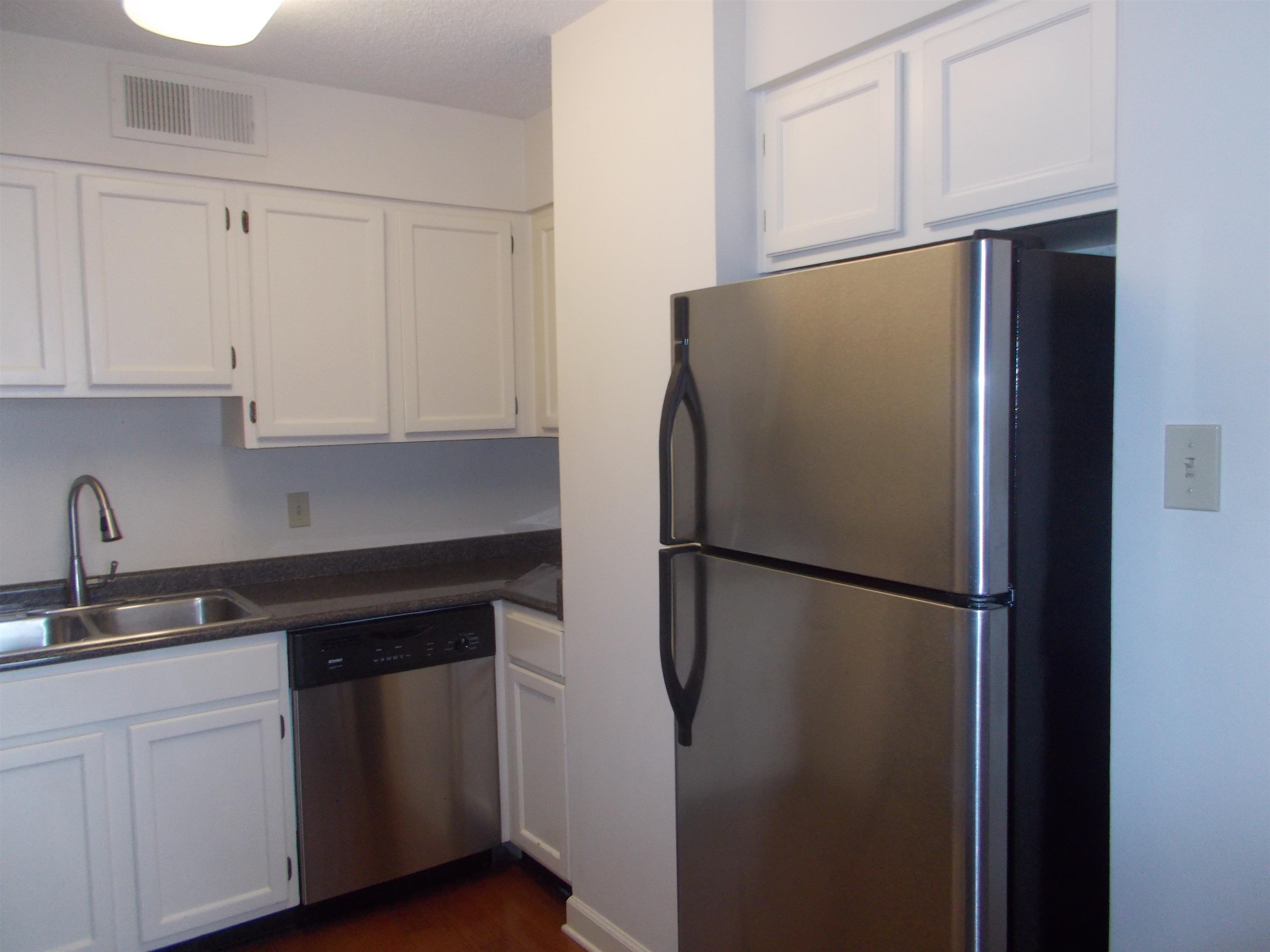 109 N Main St 1207 Property Photo 6