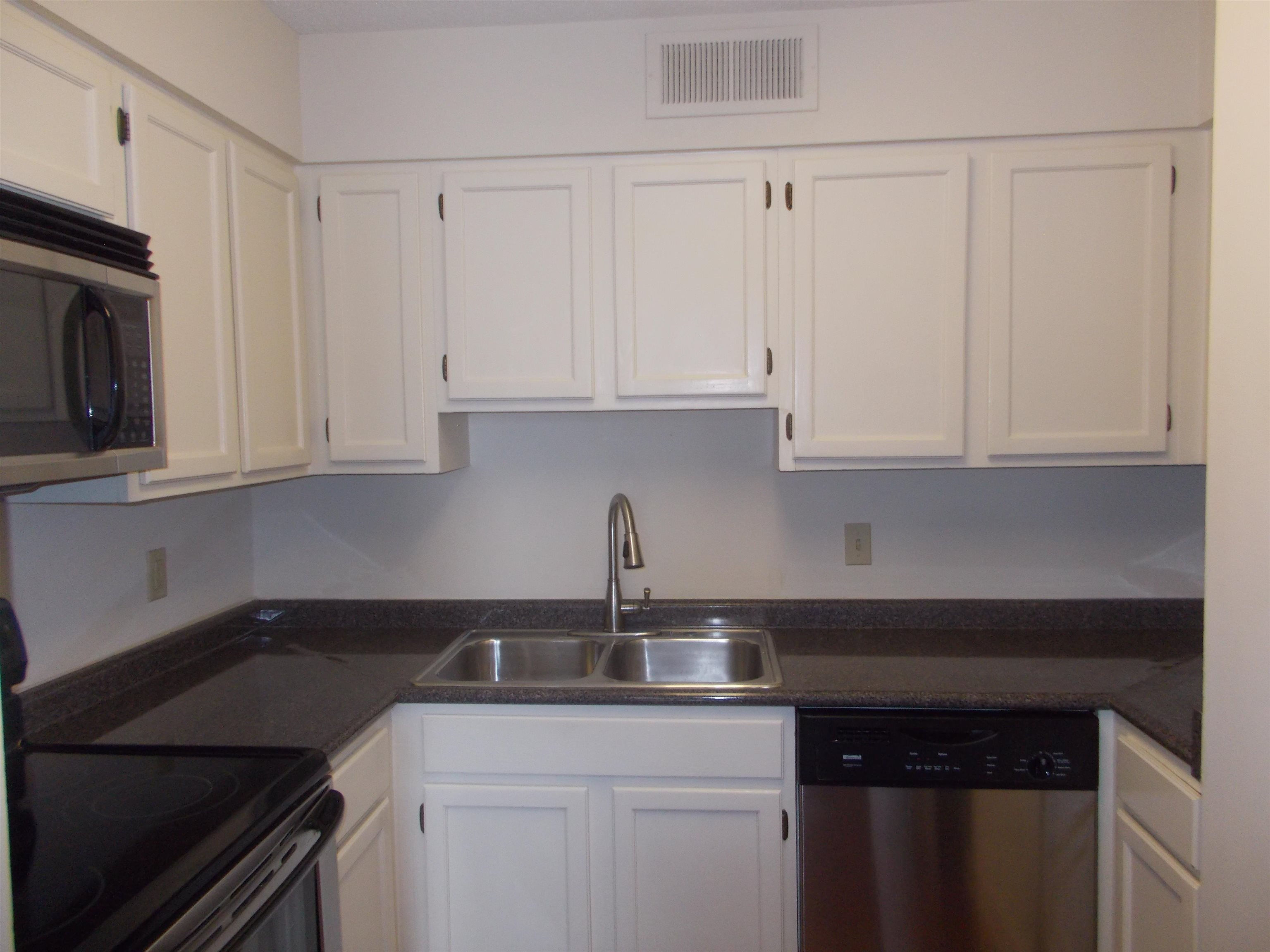 109 N Main St 1207 Property Photo 9