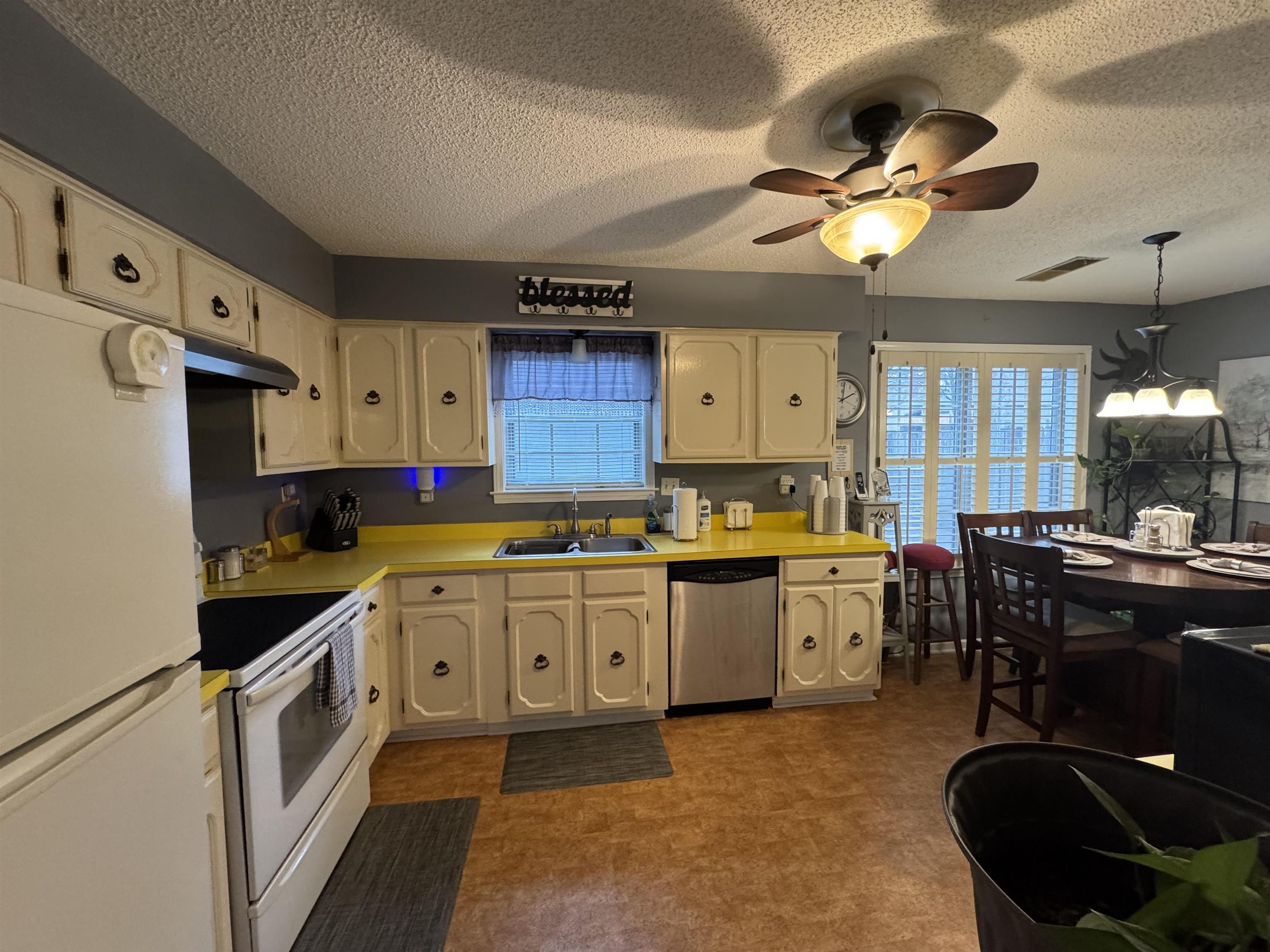 5955 Ponderosa Pine Trl 5955 Property Photo 6