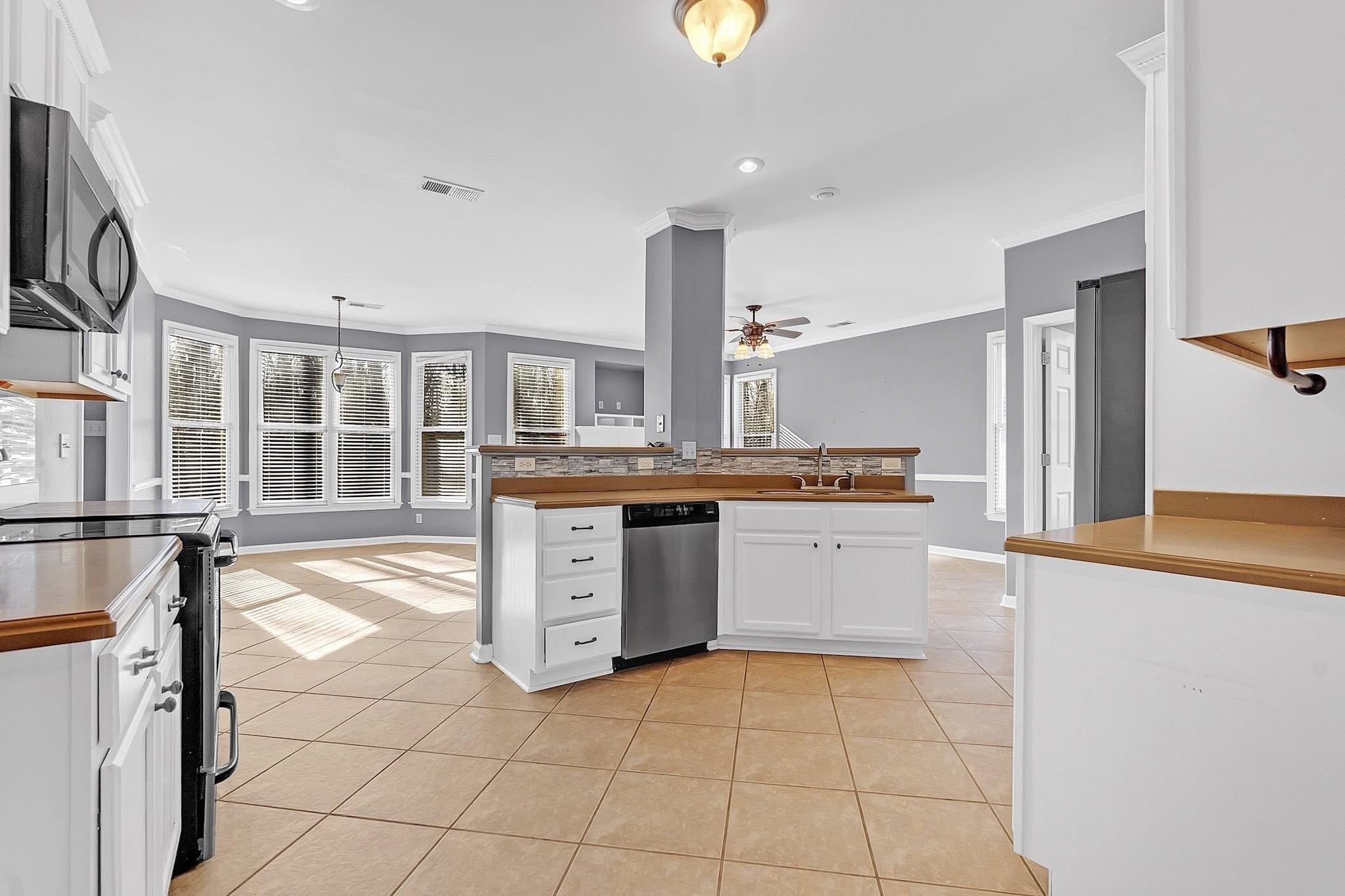 6587 Carolot Ln Property Photo 11