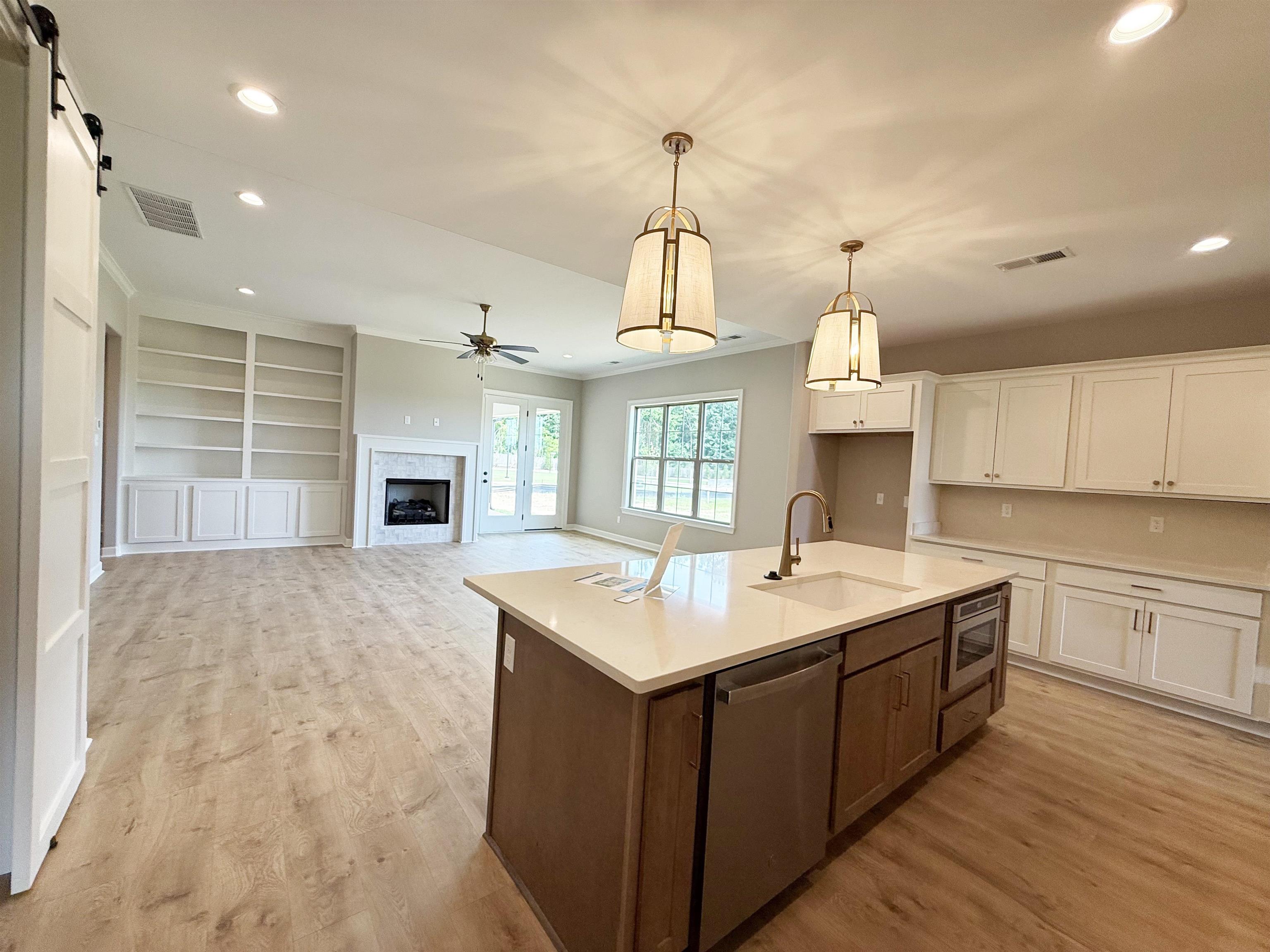 12125 Providence Center Loop Property Photo 4