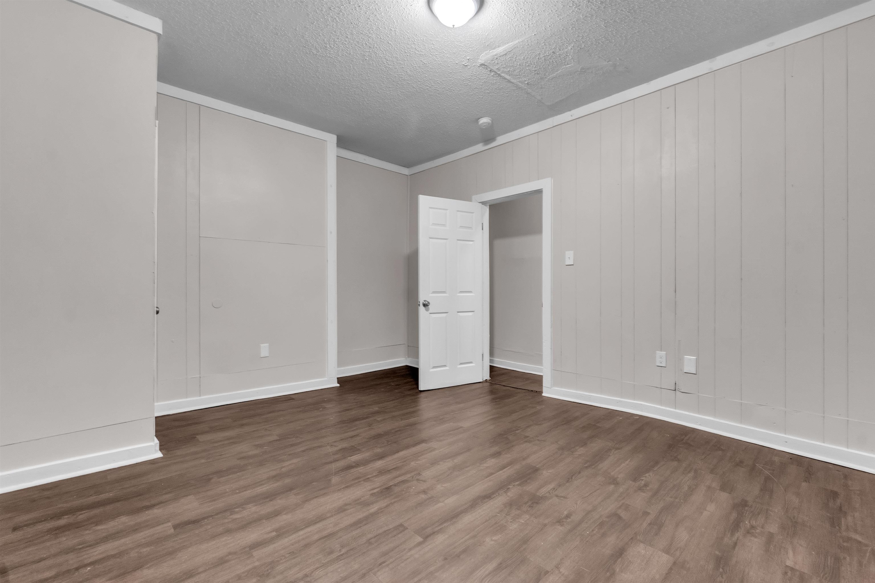 689 Baltimore St Property Photo 6