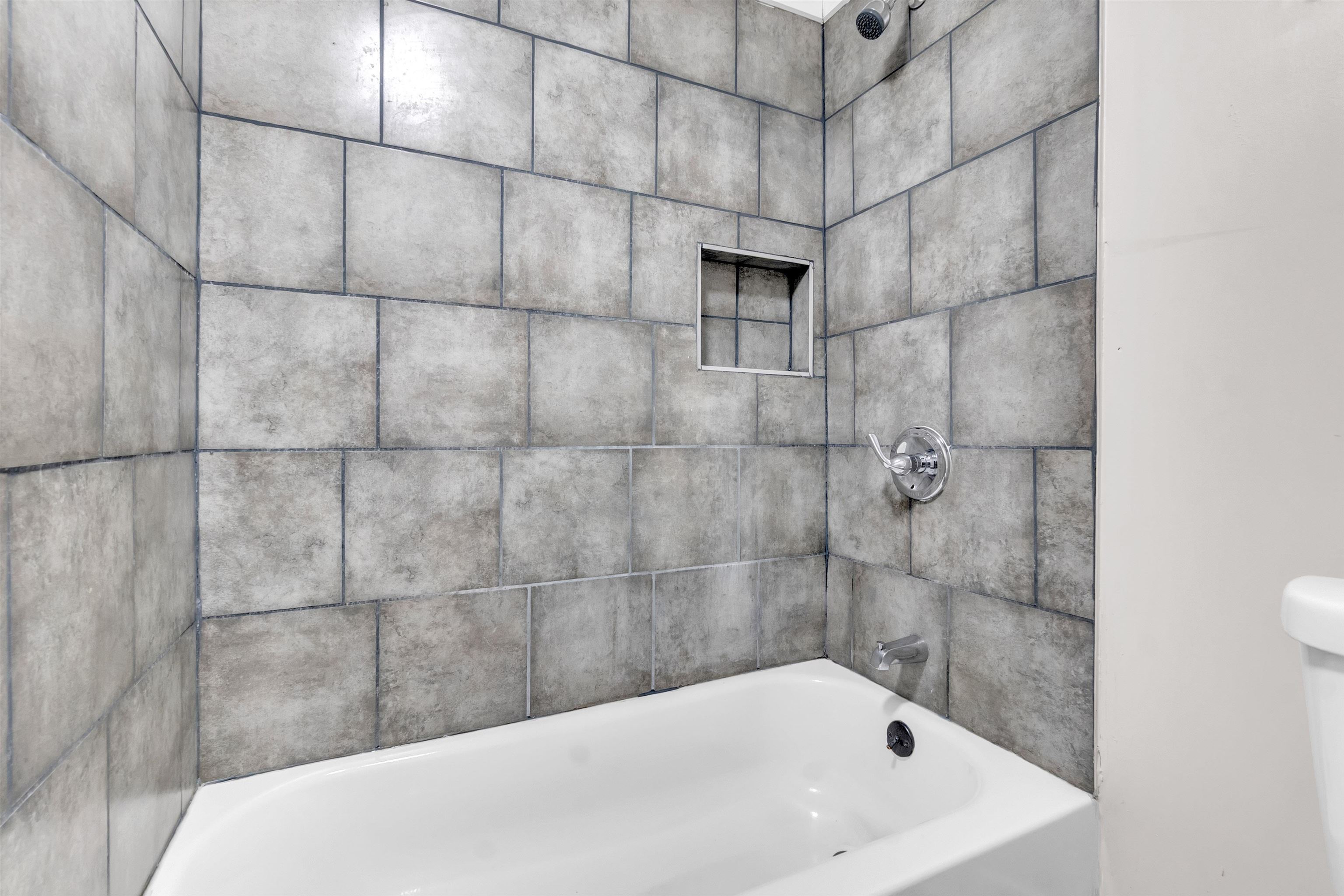 689 Baltimore St Property Photo 10