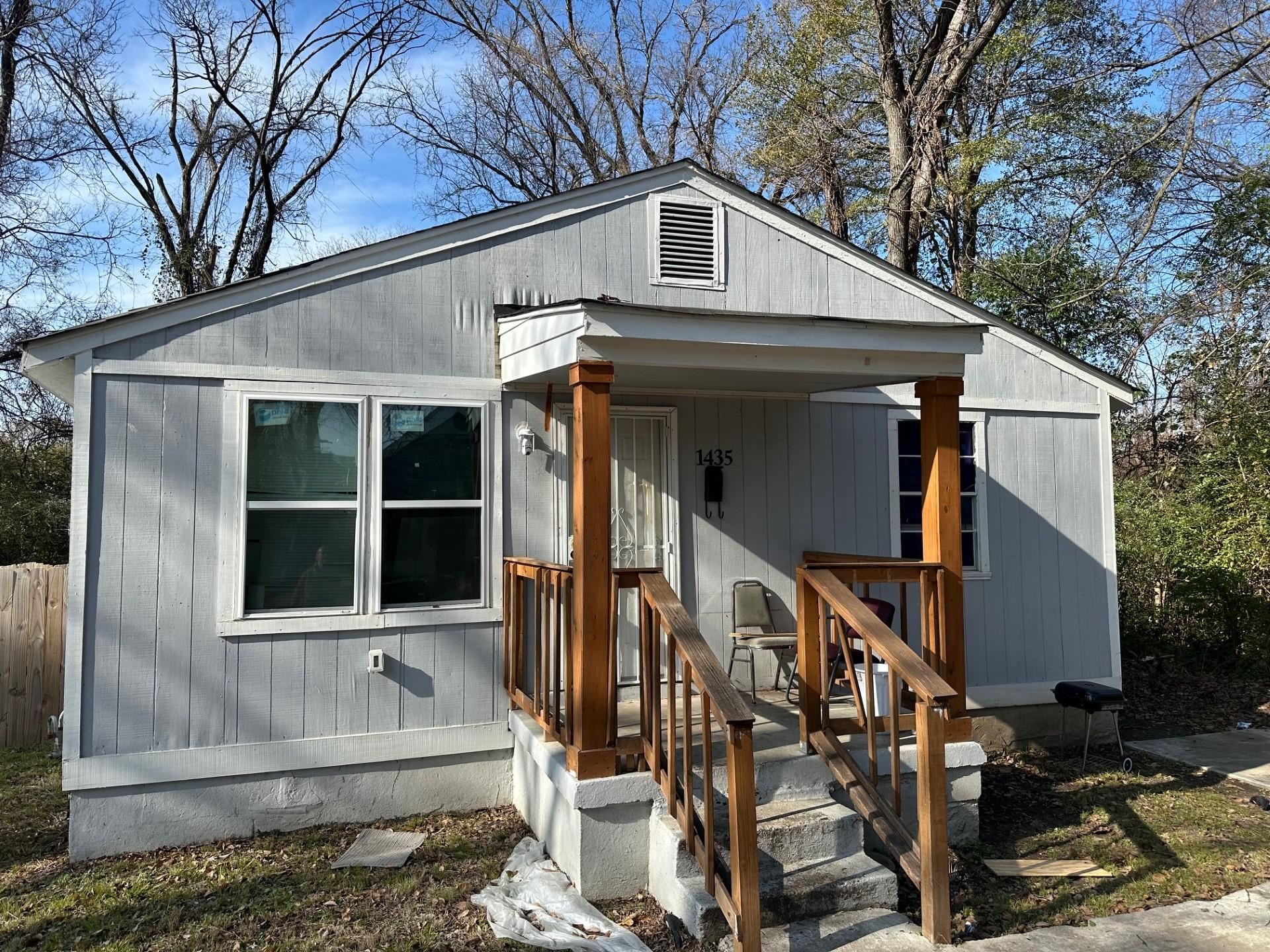 1435 SILVER ST Property Photo 1