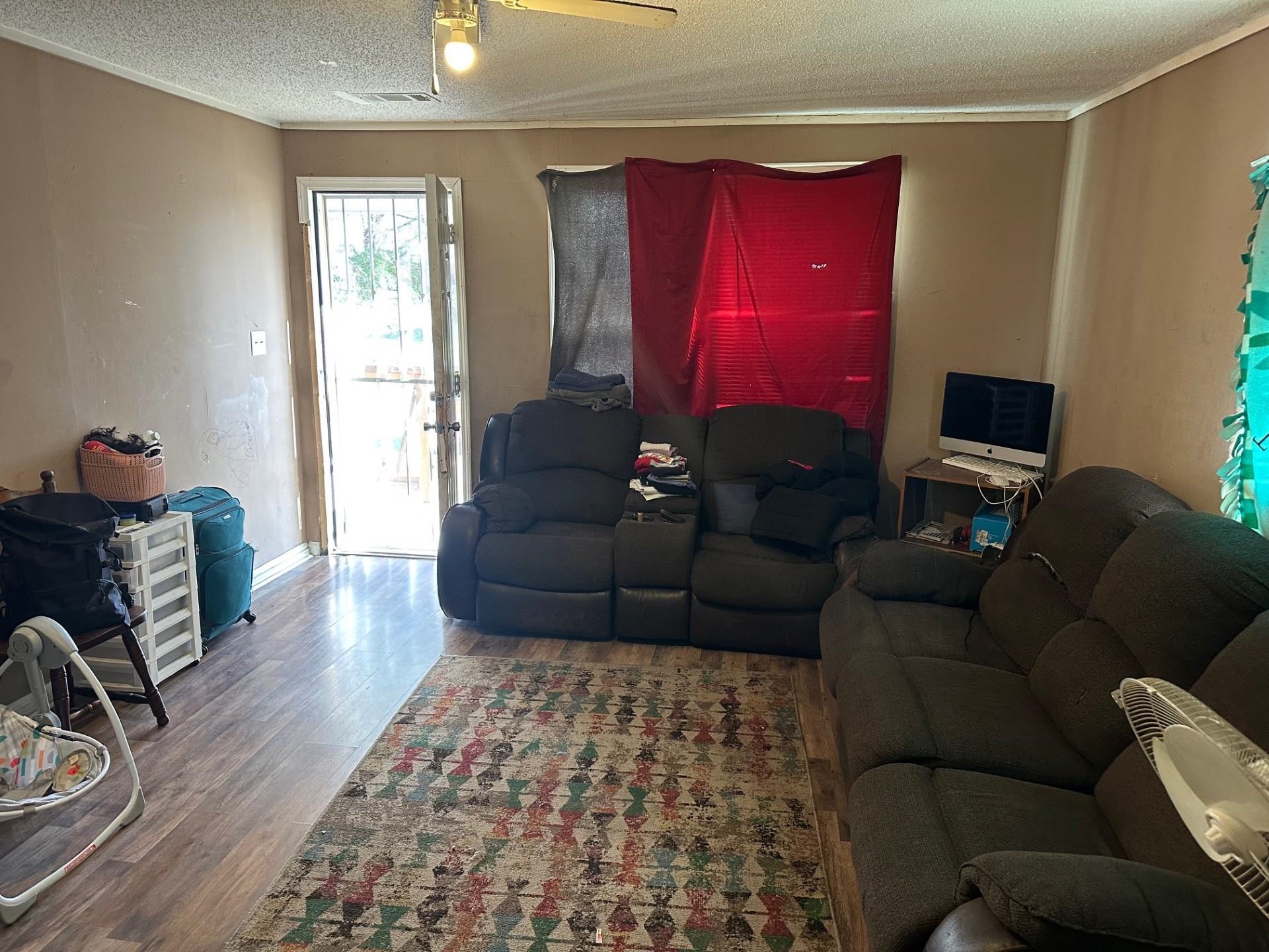 1435 Silver St Property Photo 5