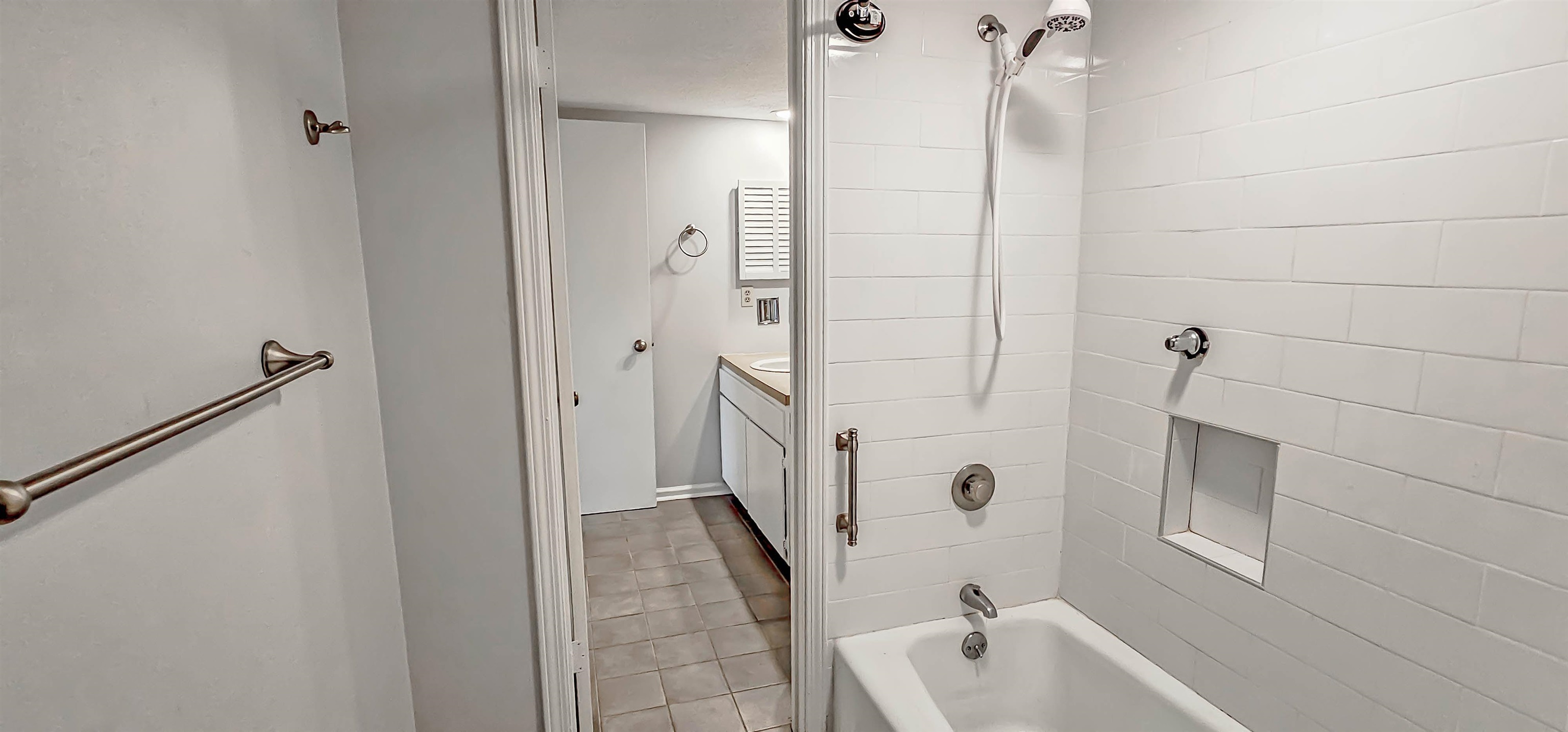 1220 Chamberlain Dr 4 Property Photo 19