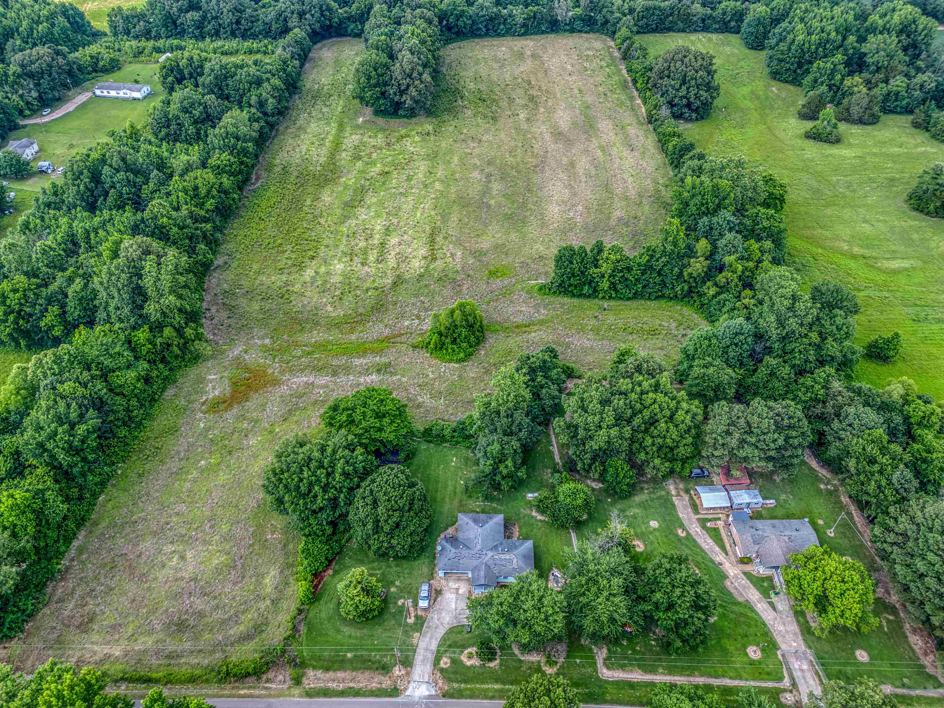 2630 THORPE DR Property Photo 1