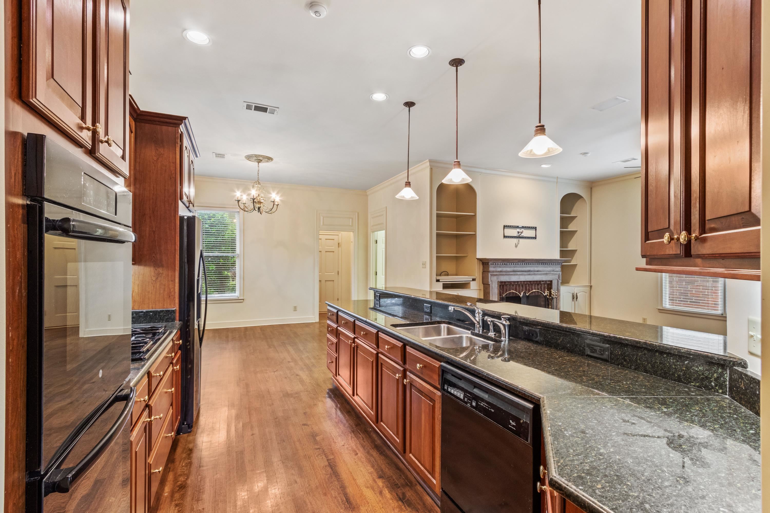 7999 Willow Brook Rd Property Photo 11