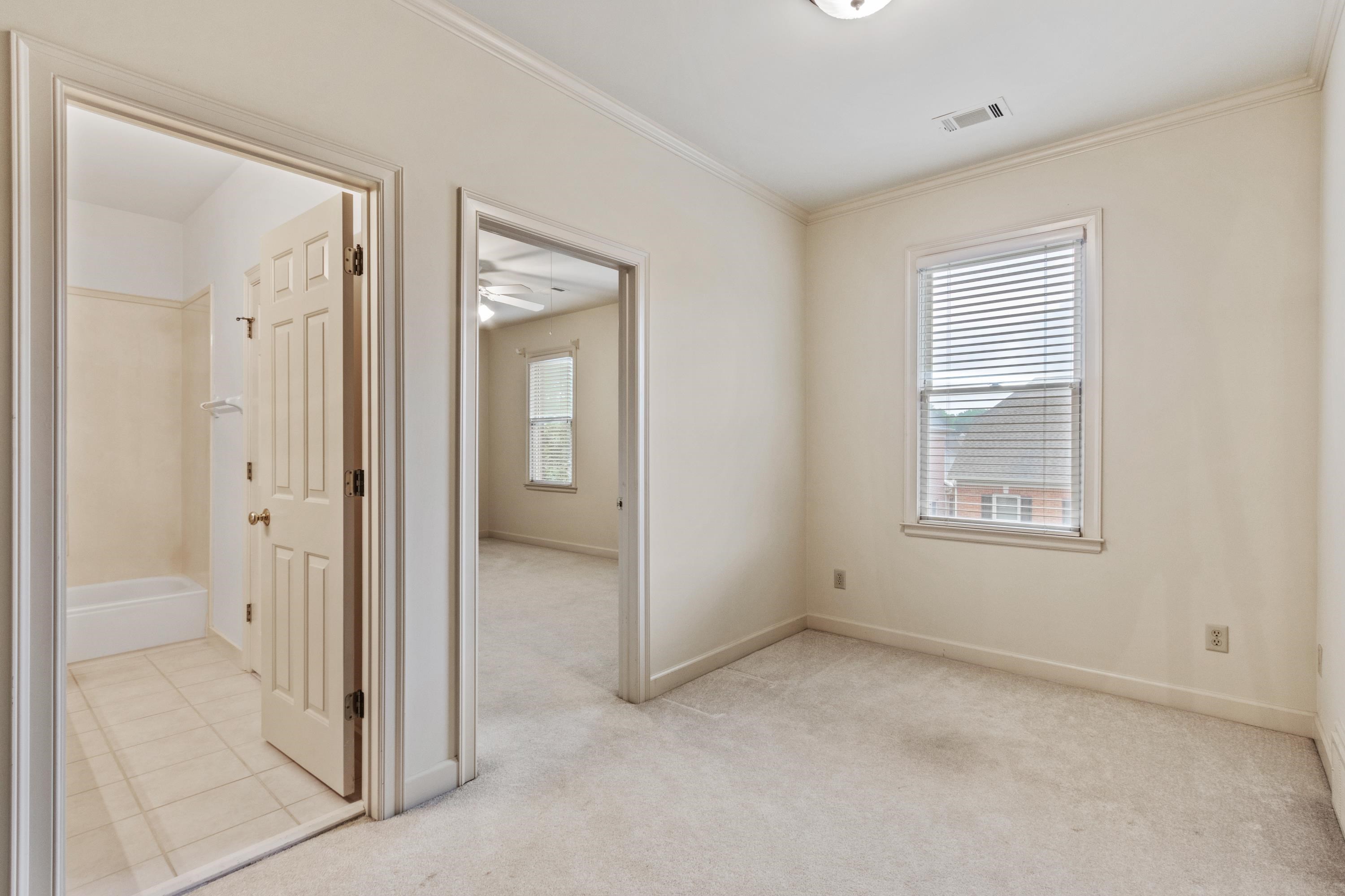 7999 Willow Brook Rd Property Photo 17