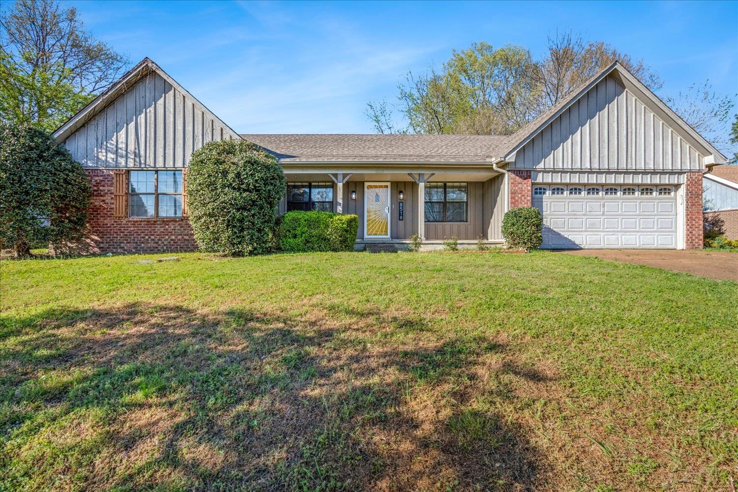 8518 CHIMNEYROCK BLVD Property Photo 1