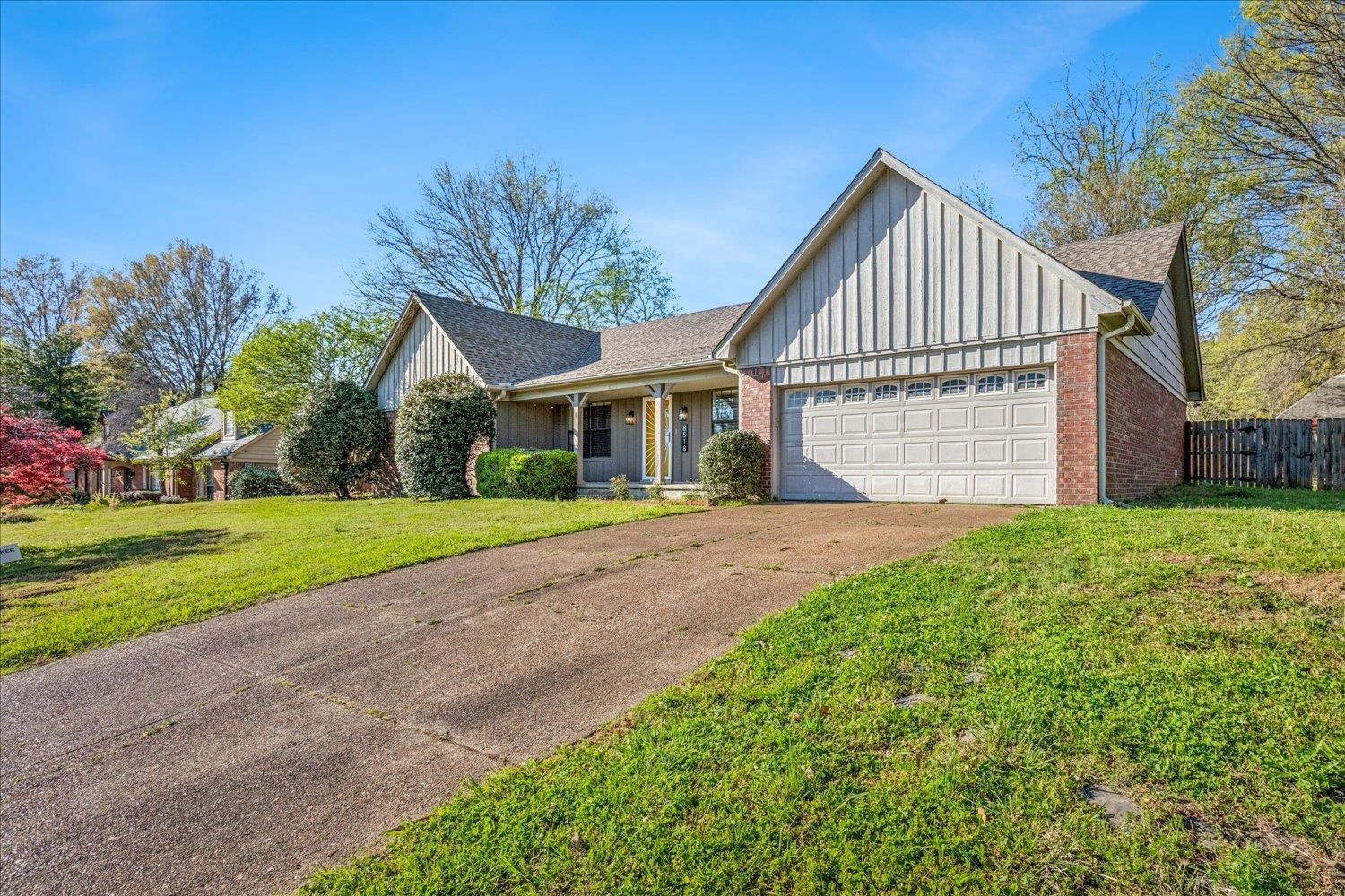 8518 Chimneyrock Blvd Property Photo 3