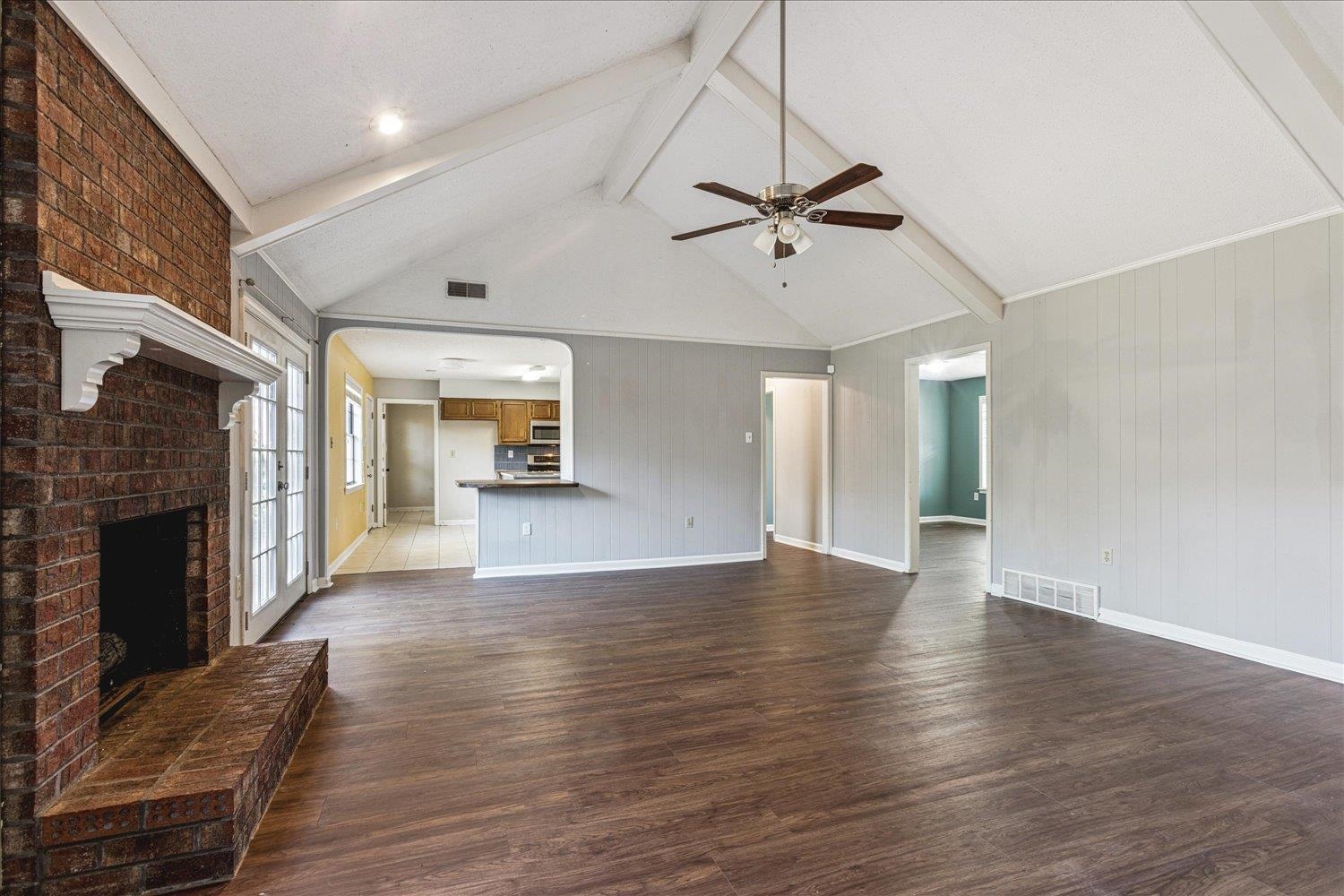 8518 Chimneyrock Blvd Property Photo 11