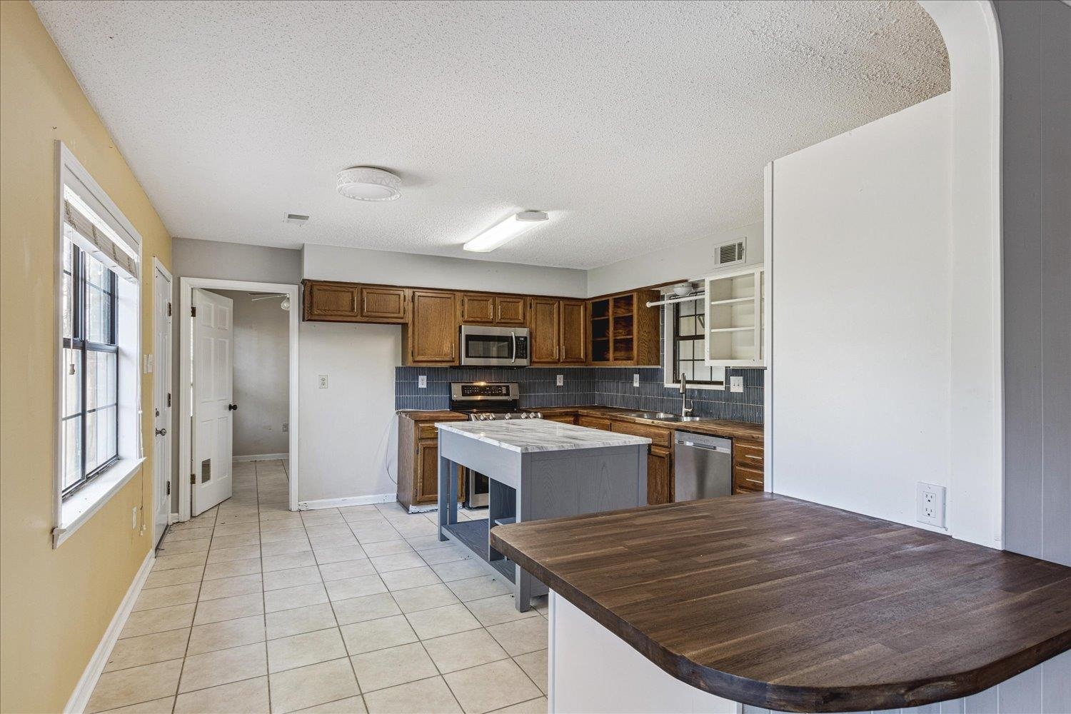 8518 Chimneyrock Blvd Property Photo 13
