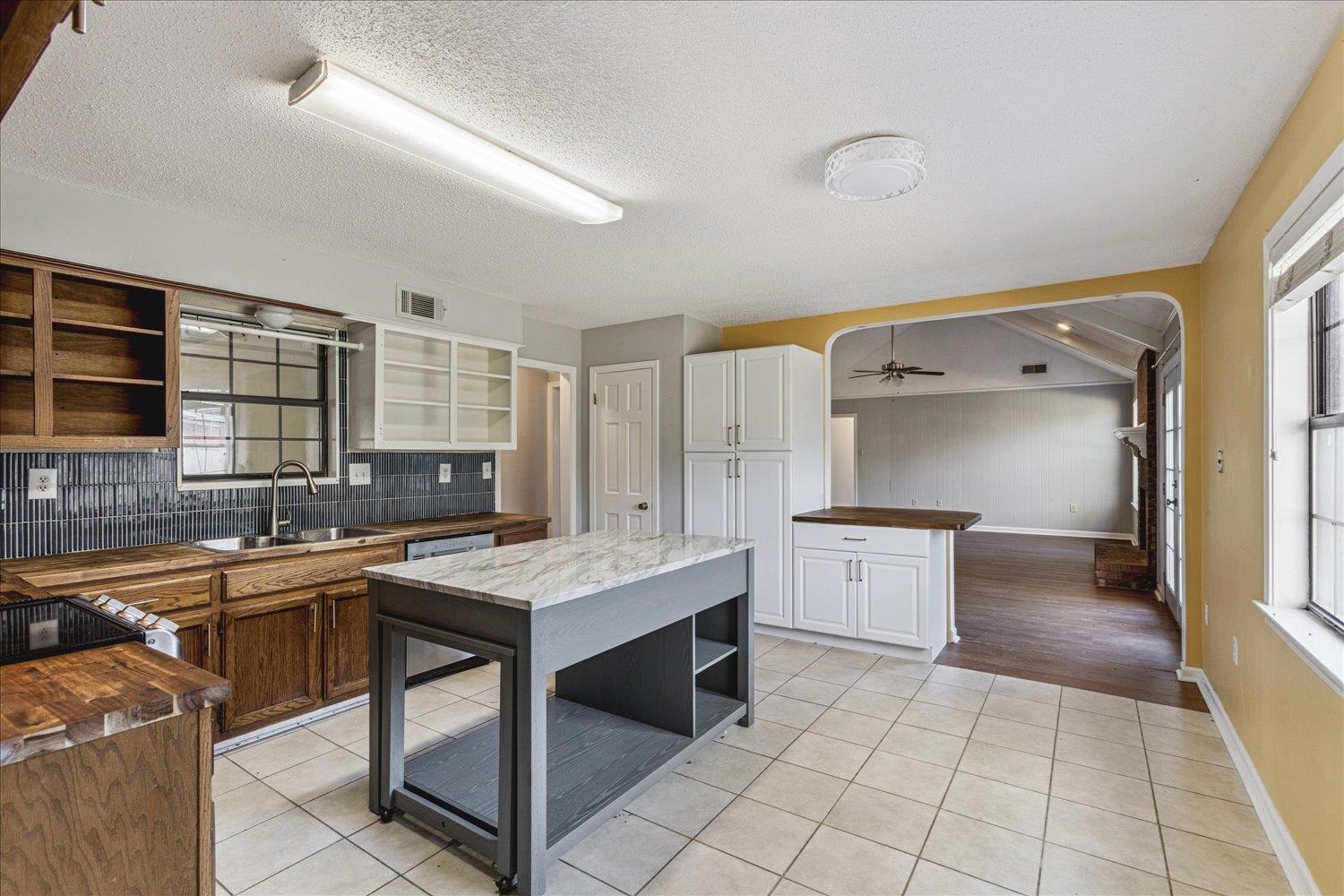 8518 Chimneyrock Blvd Property Photo 14