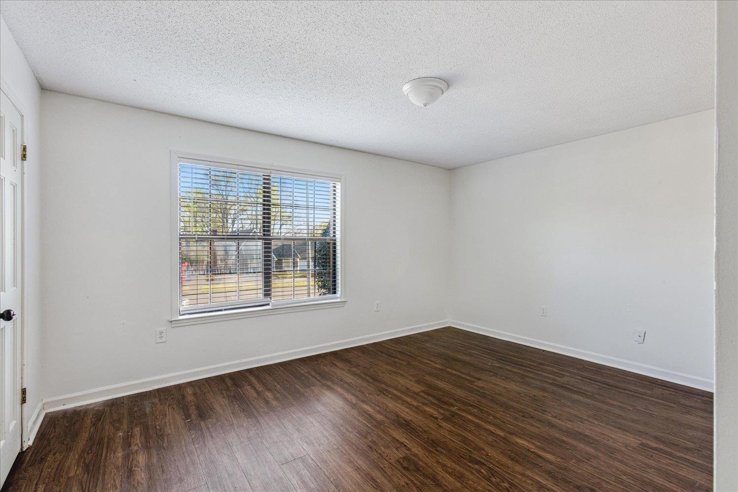 8518 Chimneyrock Blvd Property Photo 17