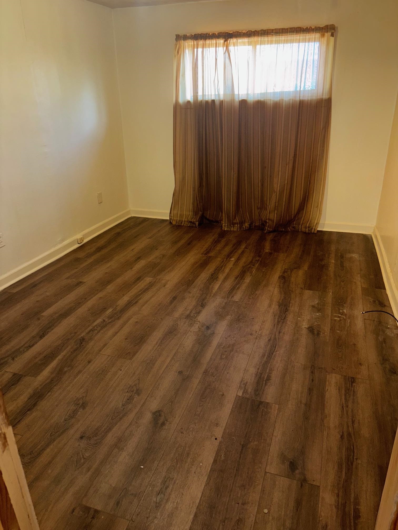1407 Gill St Property Photo 4
