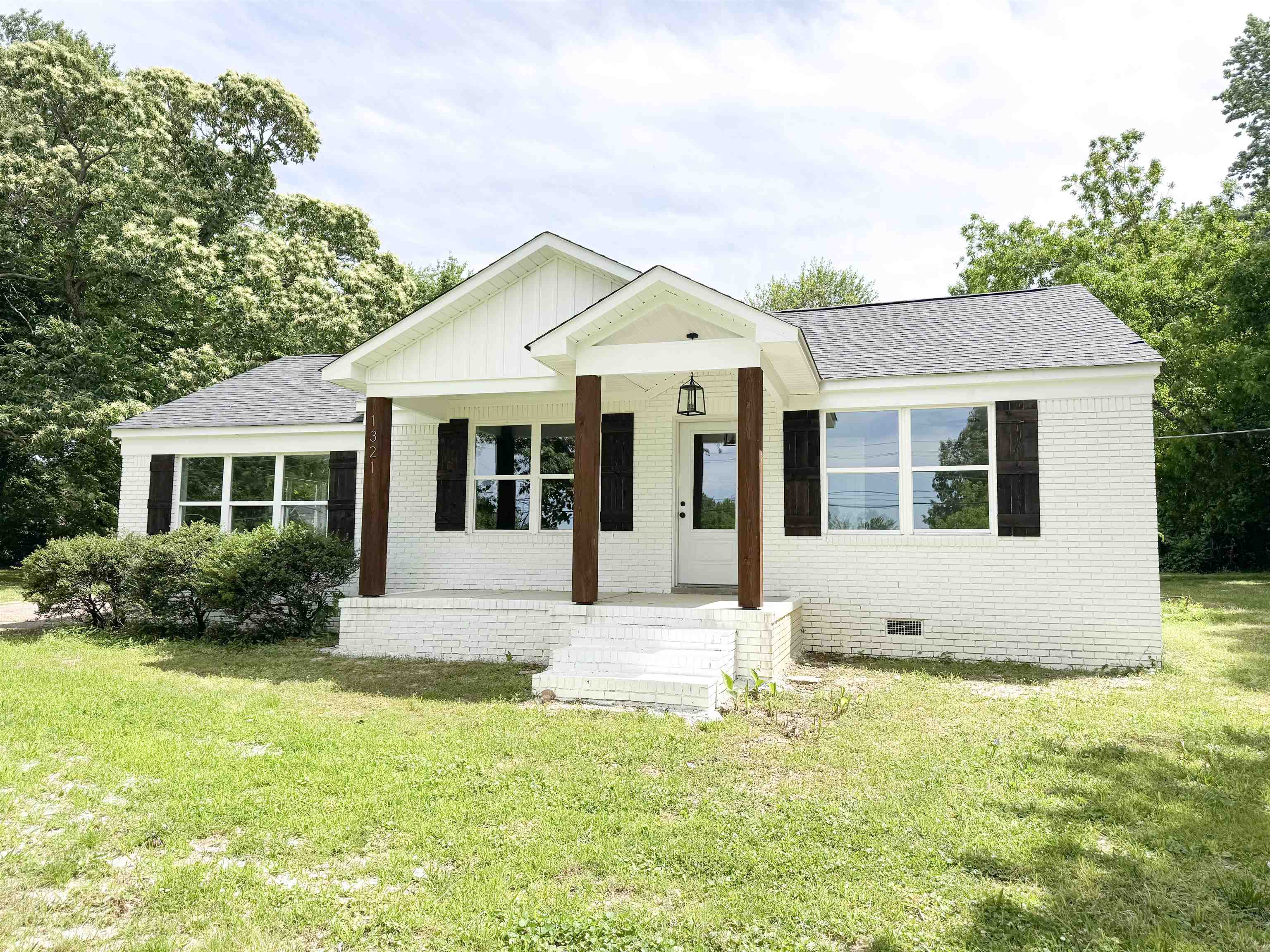 1321 59 Hwy W Property Photo 2
