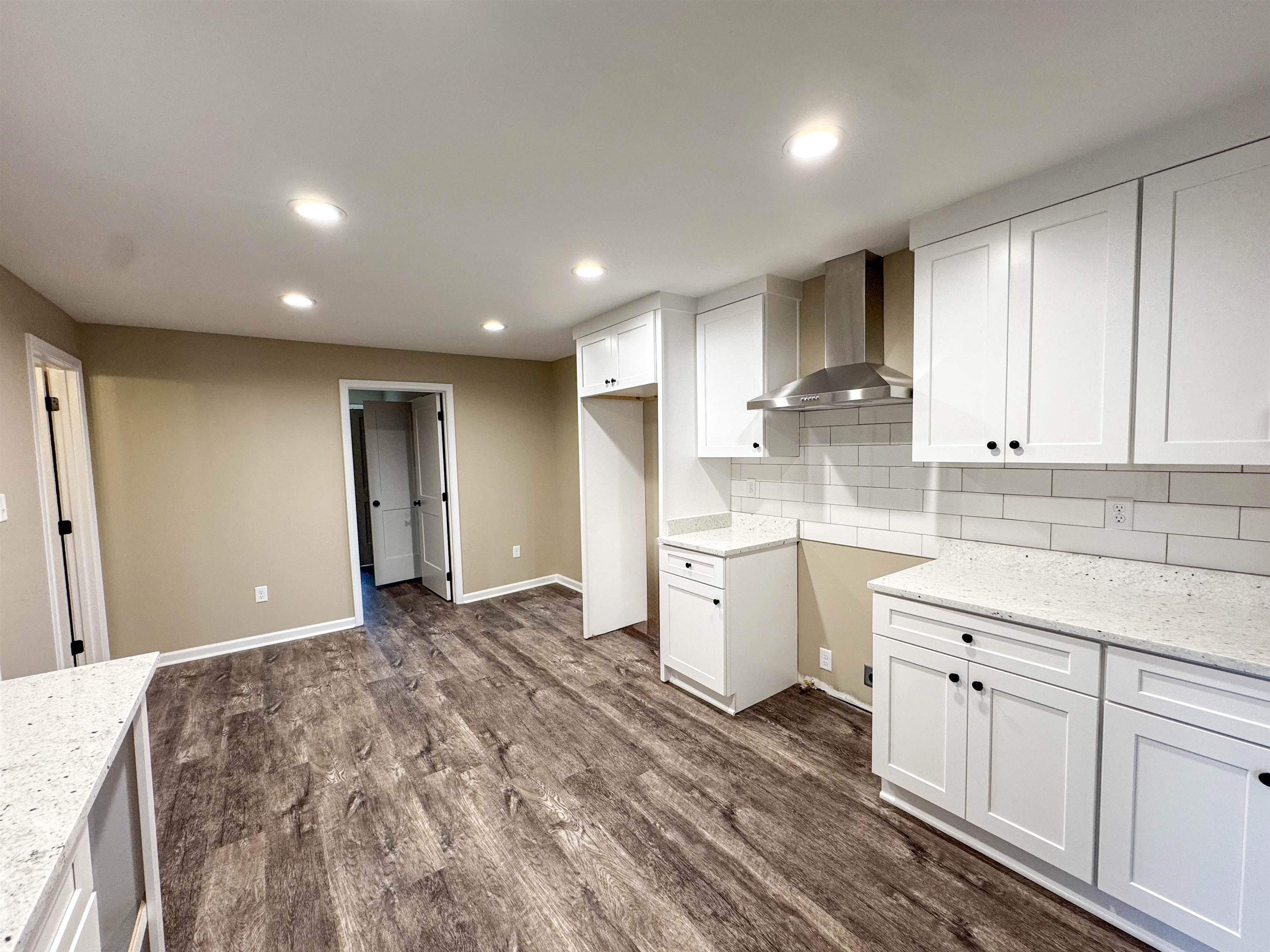 1321 59 Hwy W Property Photo 5