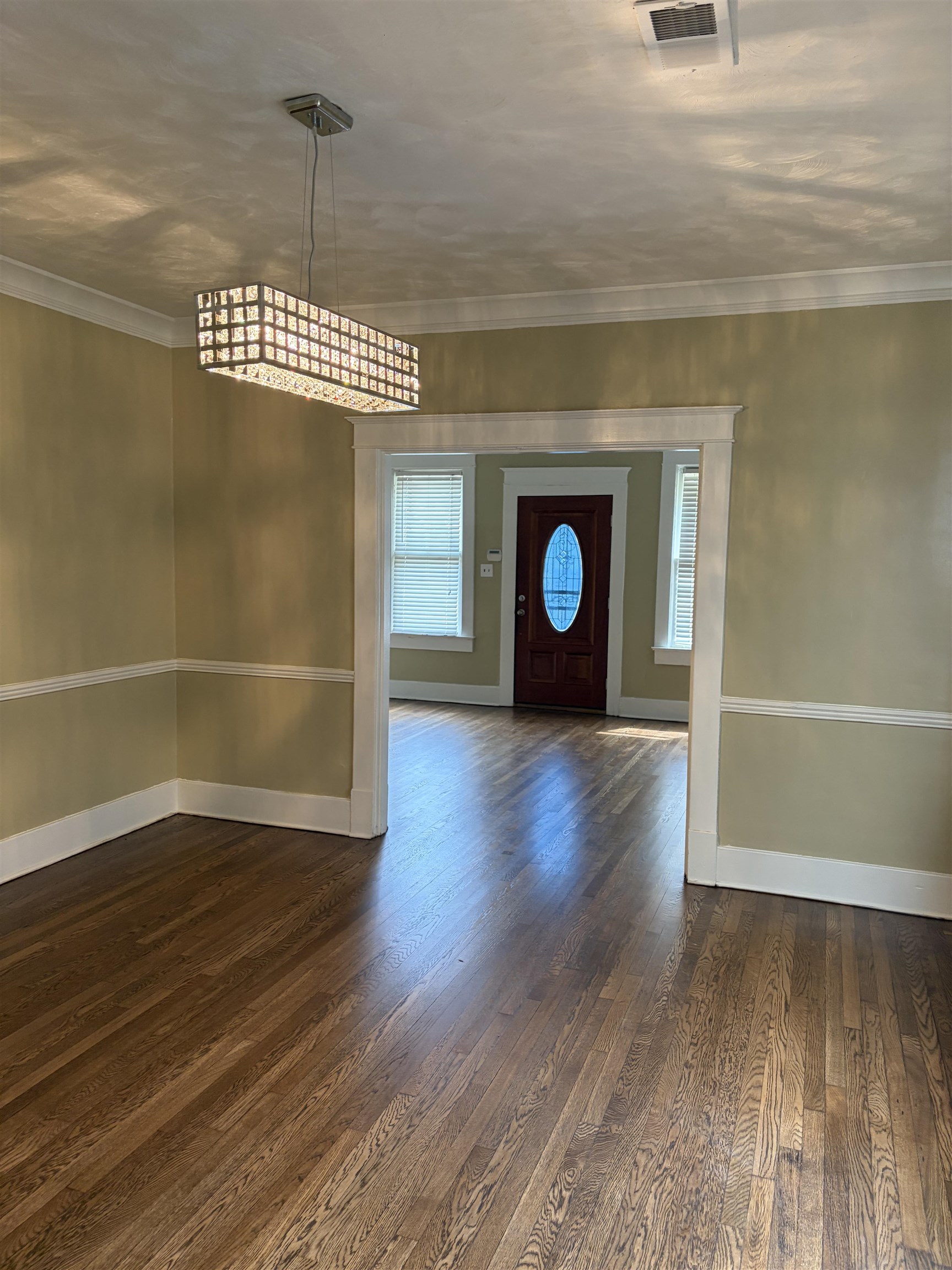 1804 Foster Ave Property Photo 4