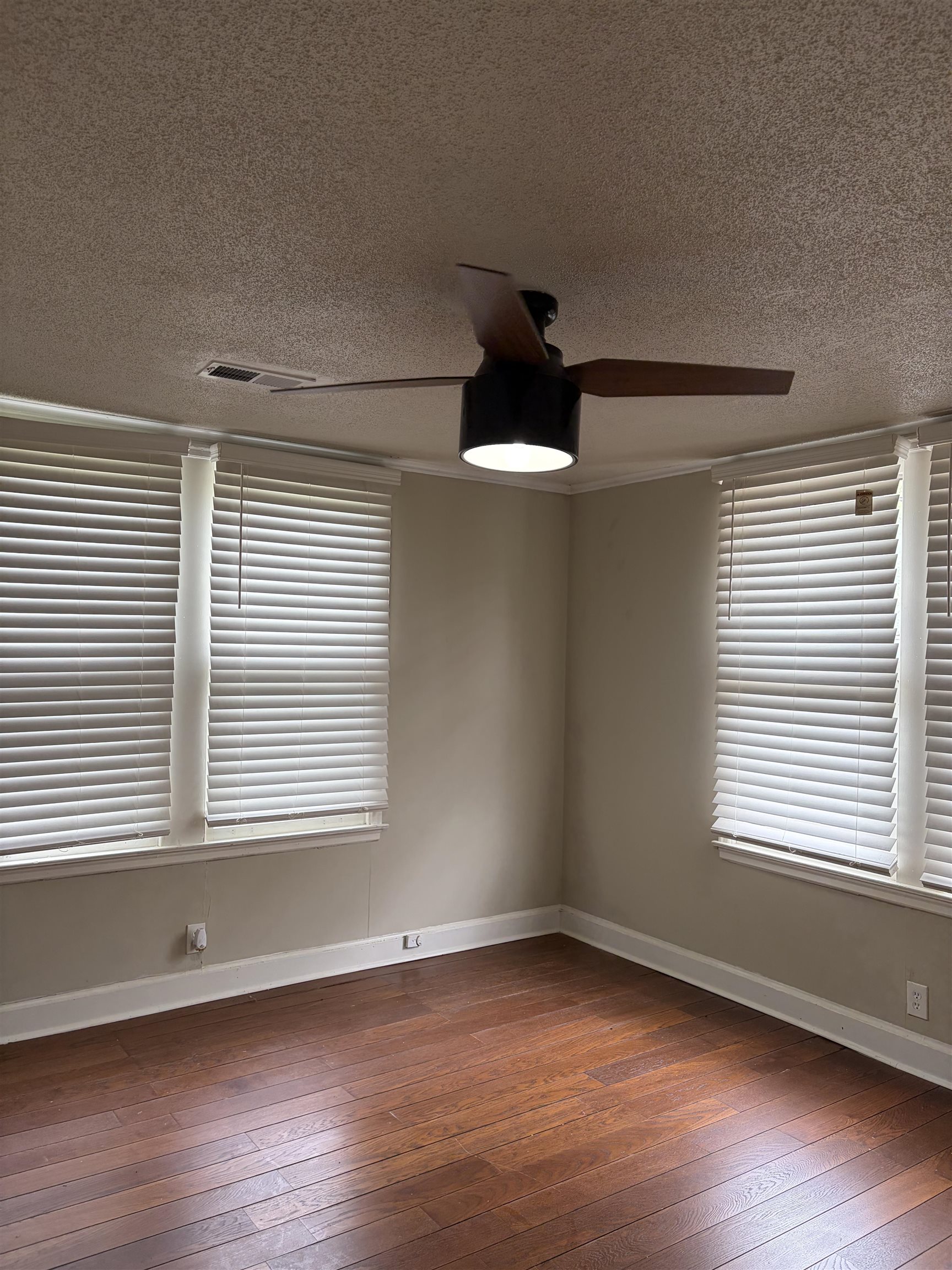 1804 Foster Ave Property Photo 10
