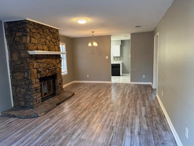 6989 Amberly Way Dr Property Photo 3