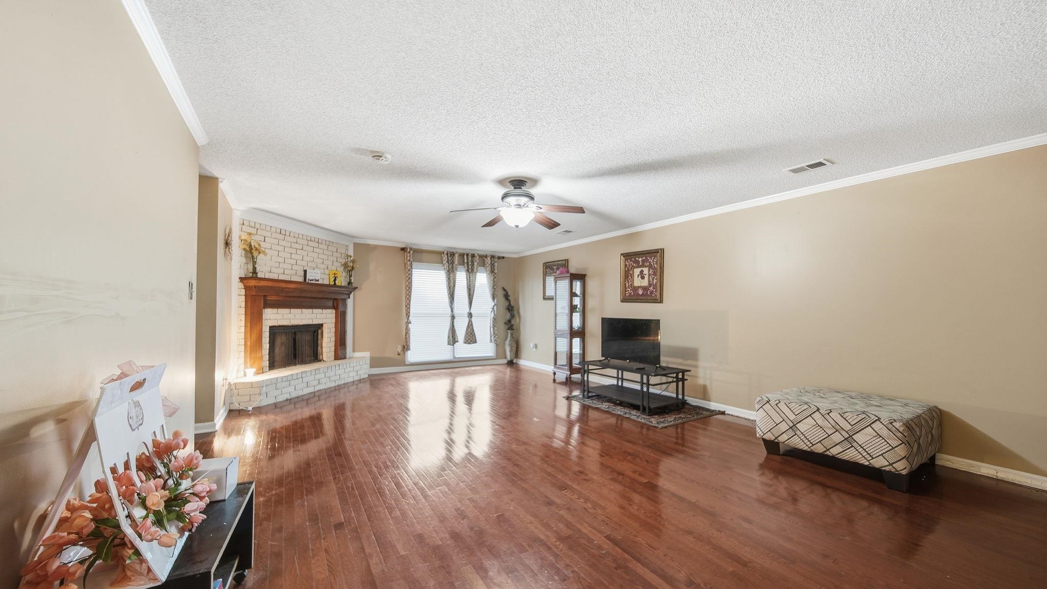 8882 Chimneyrock Blvd Property Photo 5