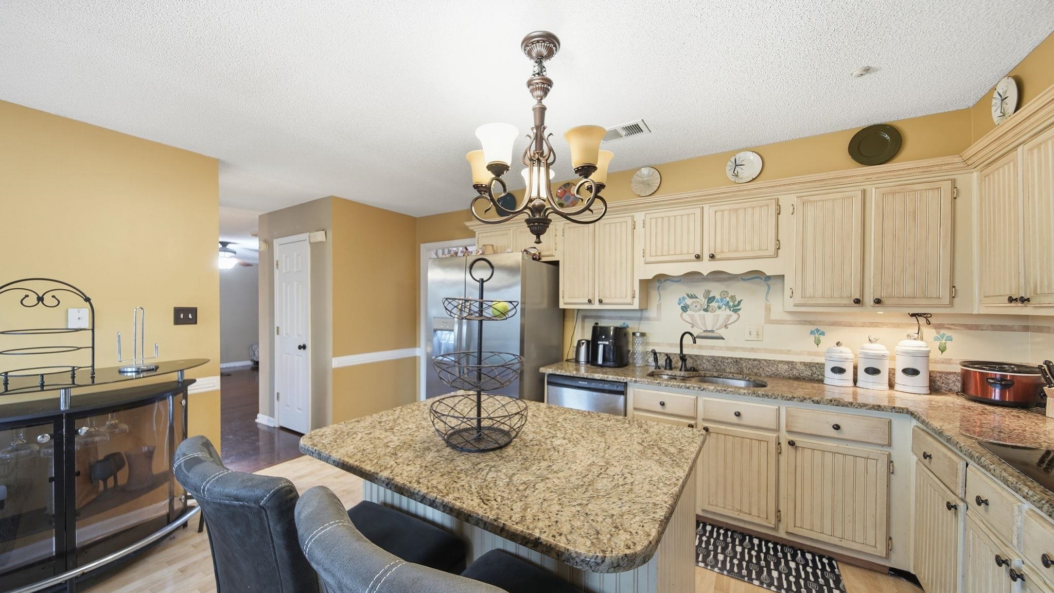 8882 Chimneyrock Blvd Property Photo 11