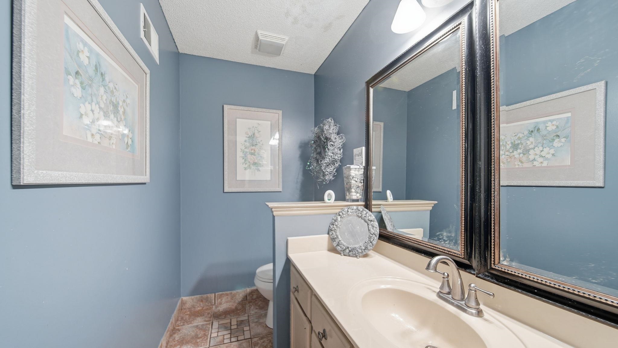 8882 Chimneyrock Blvd Property Photo 16