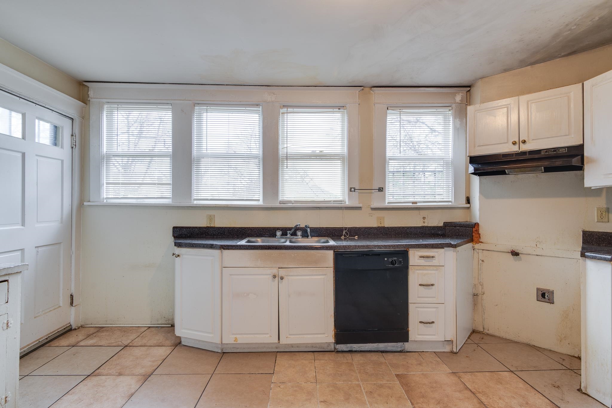 929 N Mcneil St Property Photo 16