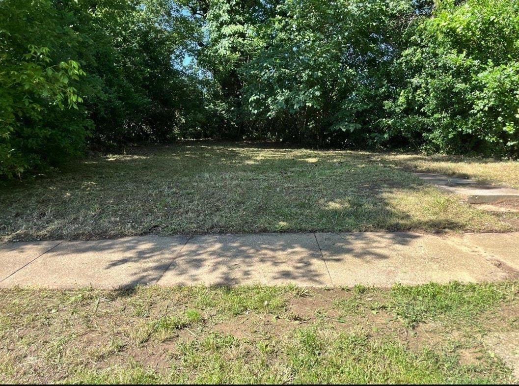 1954 Boyle Ave Property Photo 2