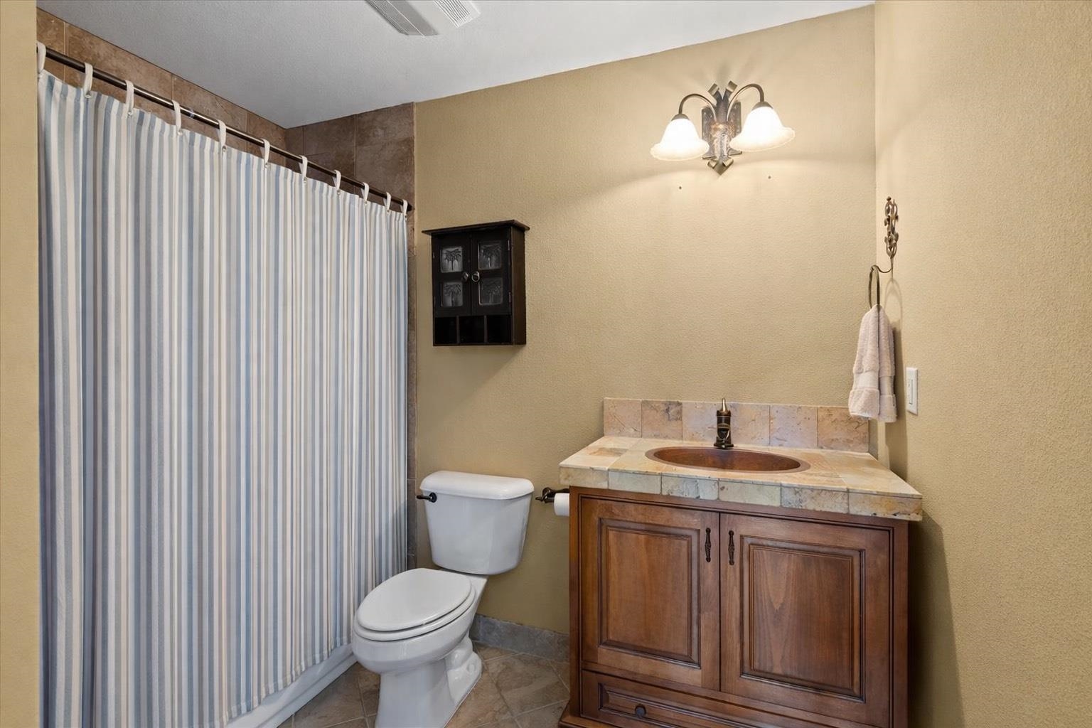 527 Fairway Dr Property Photo 32
