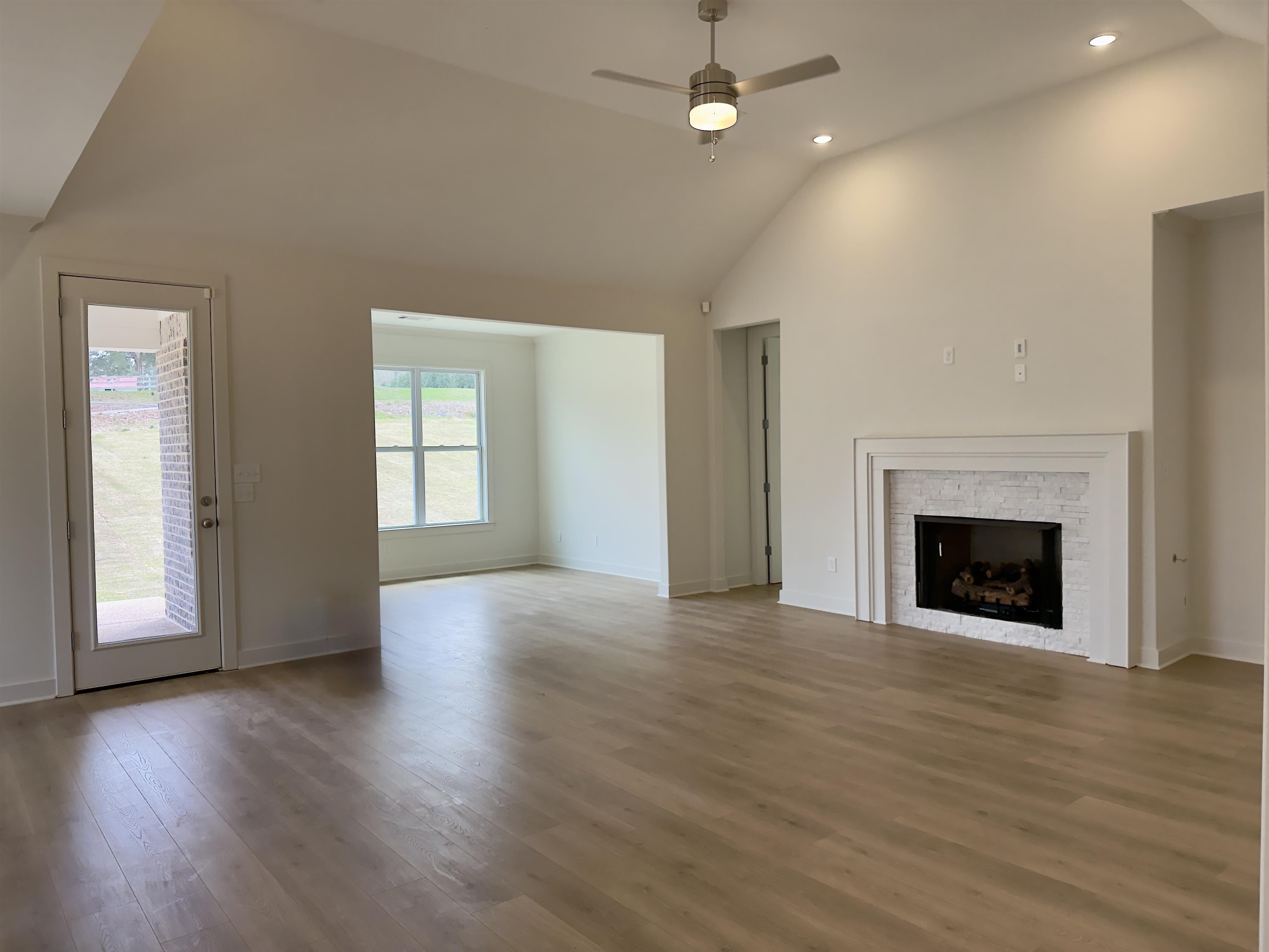 5555 Heather Oak Dr Property Photo 7