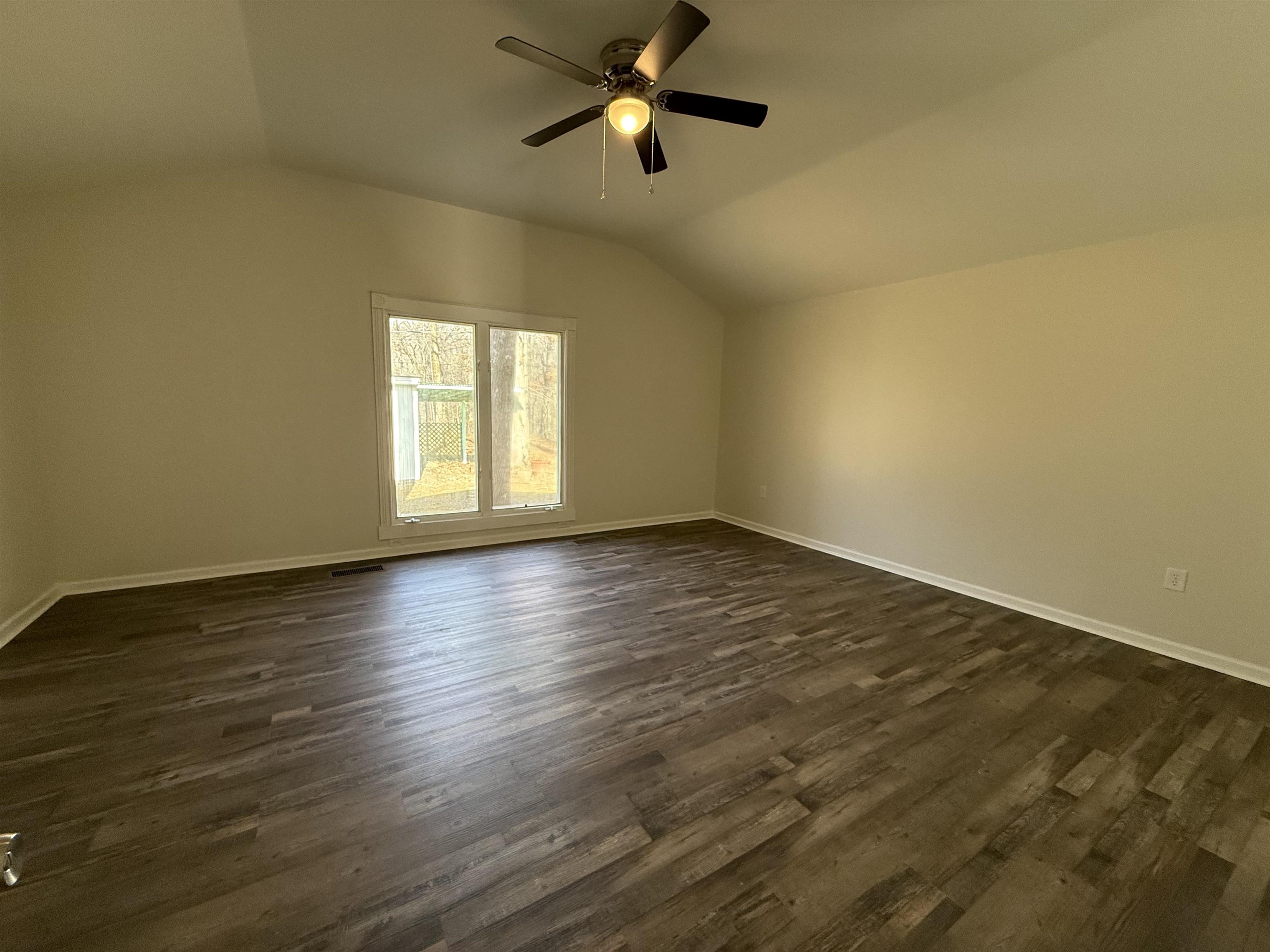 126 Rolling Oaks Dr Property Photo 14