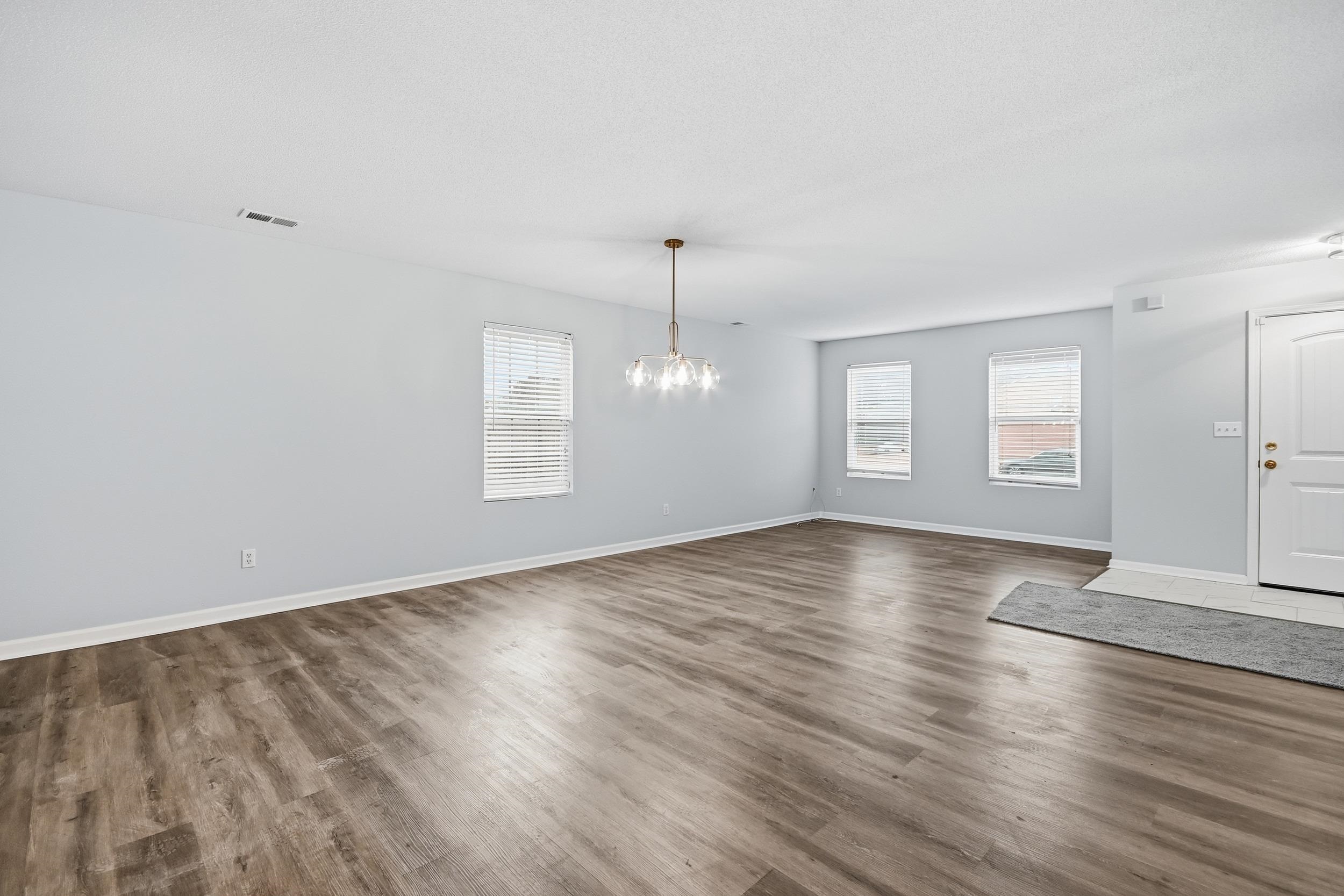 7743 Freehold Dr Property Photo 7