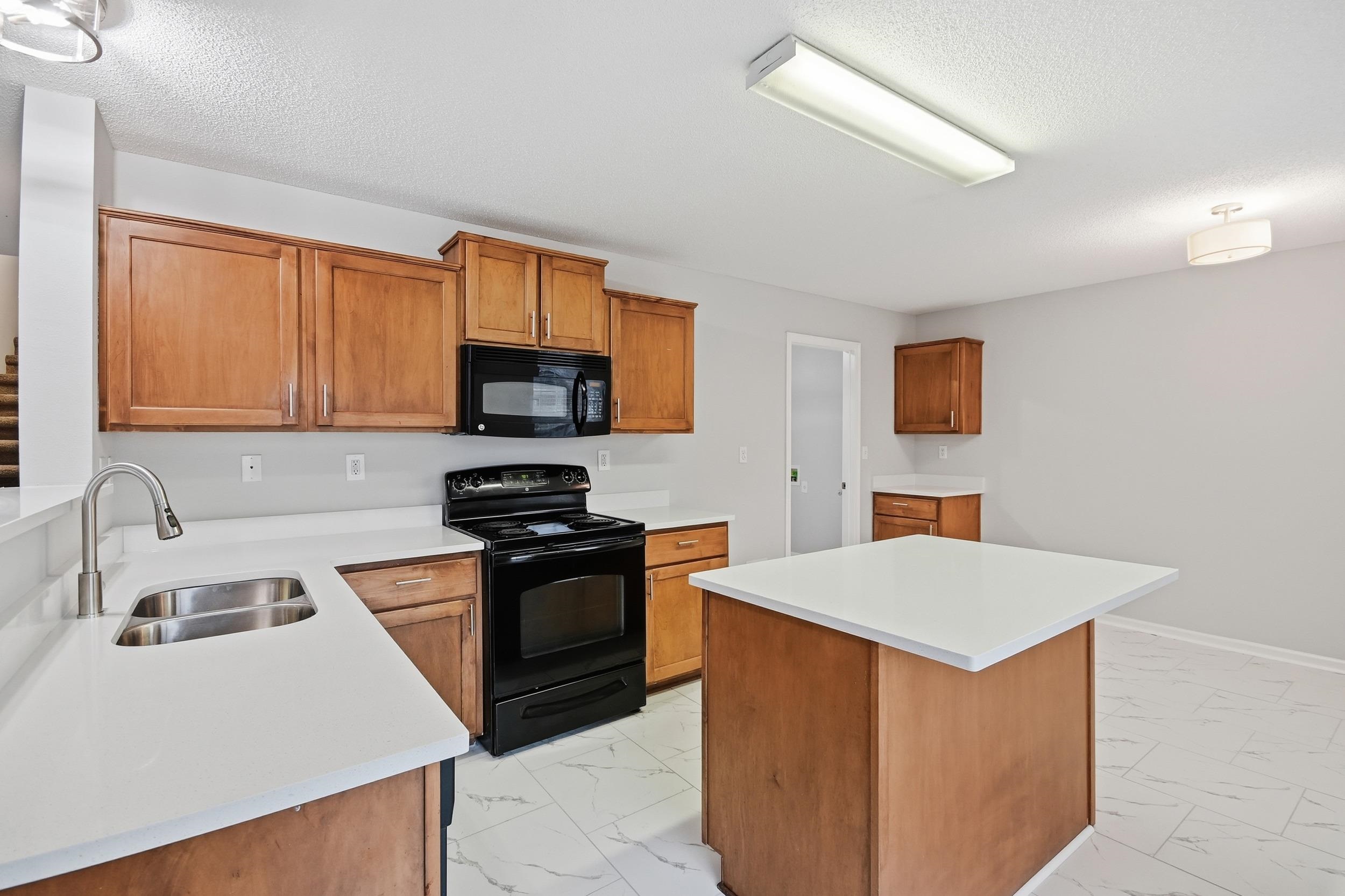 7743 Freehold Dr Property Photo 9