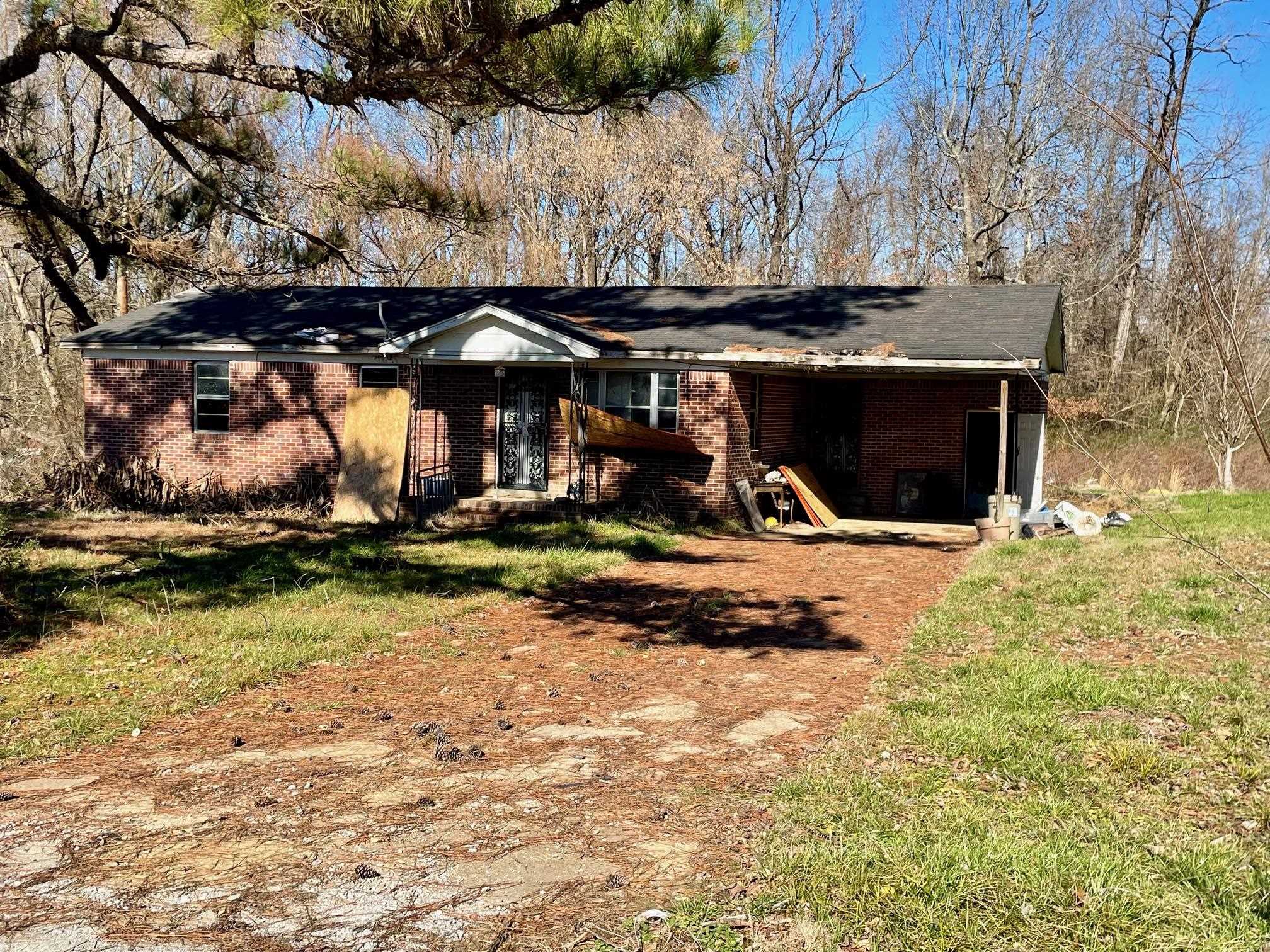 210 Rogers Dr Property Photo 3