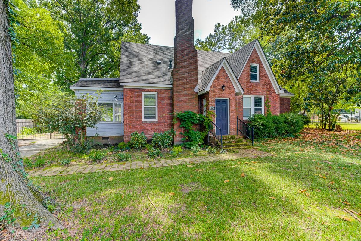 1057 Whitehaven Ln Property Photo 1
